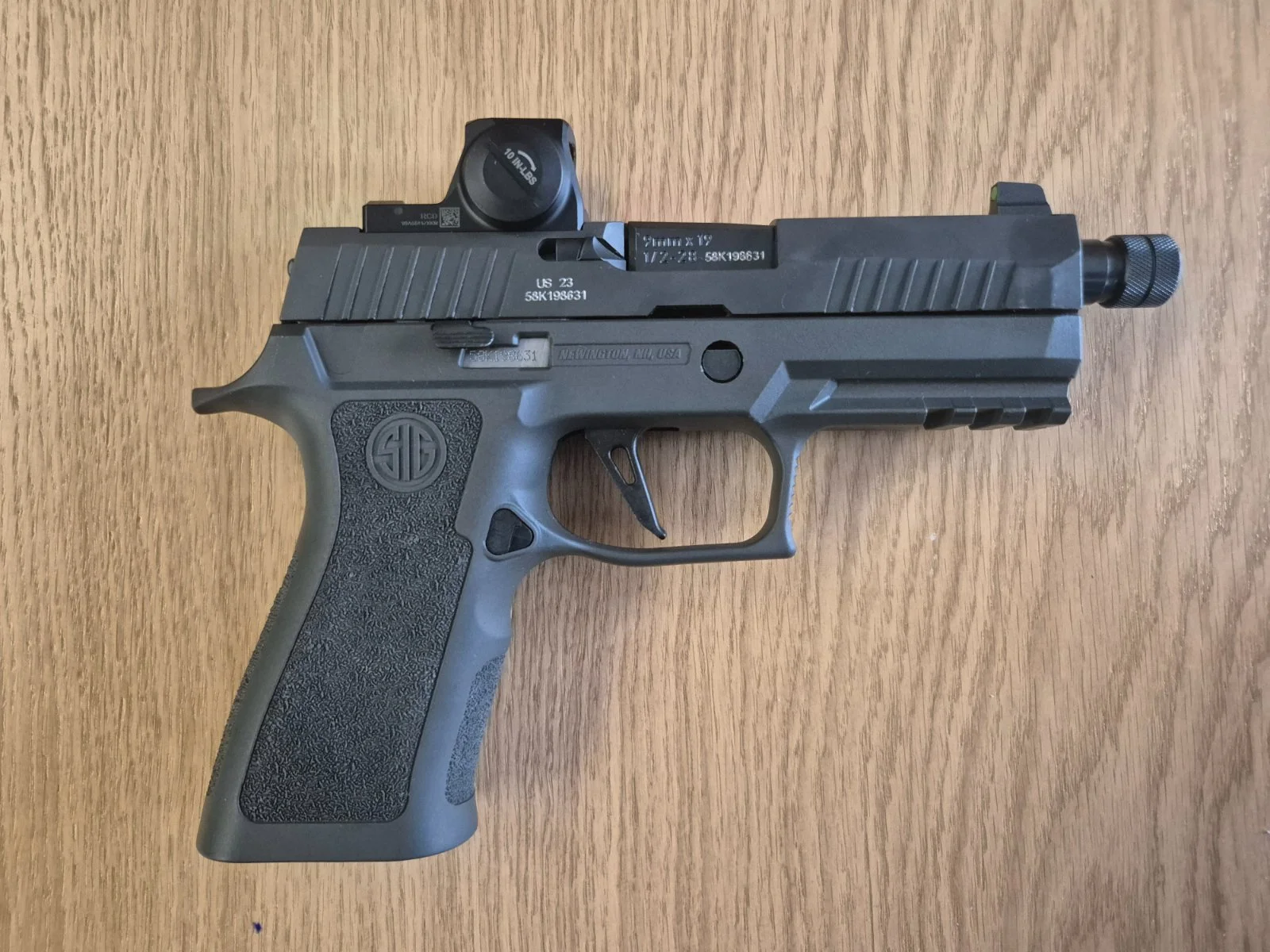 Zestaw Sig  Sauer P320 Xcarry Legion i kolimator Sig Sauer  Romeo XPRO