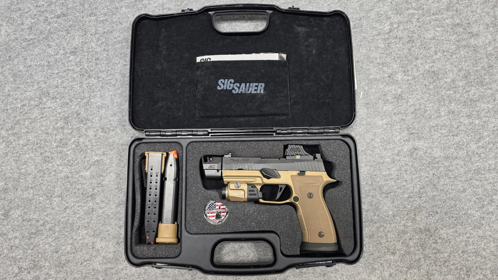 SIG Sauer P320 AXG Combat 9x19mm & Holosun SCS 320-GR & Streamlight TLR-7A