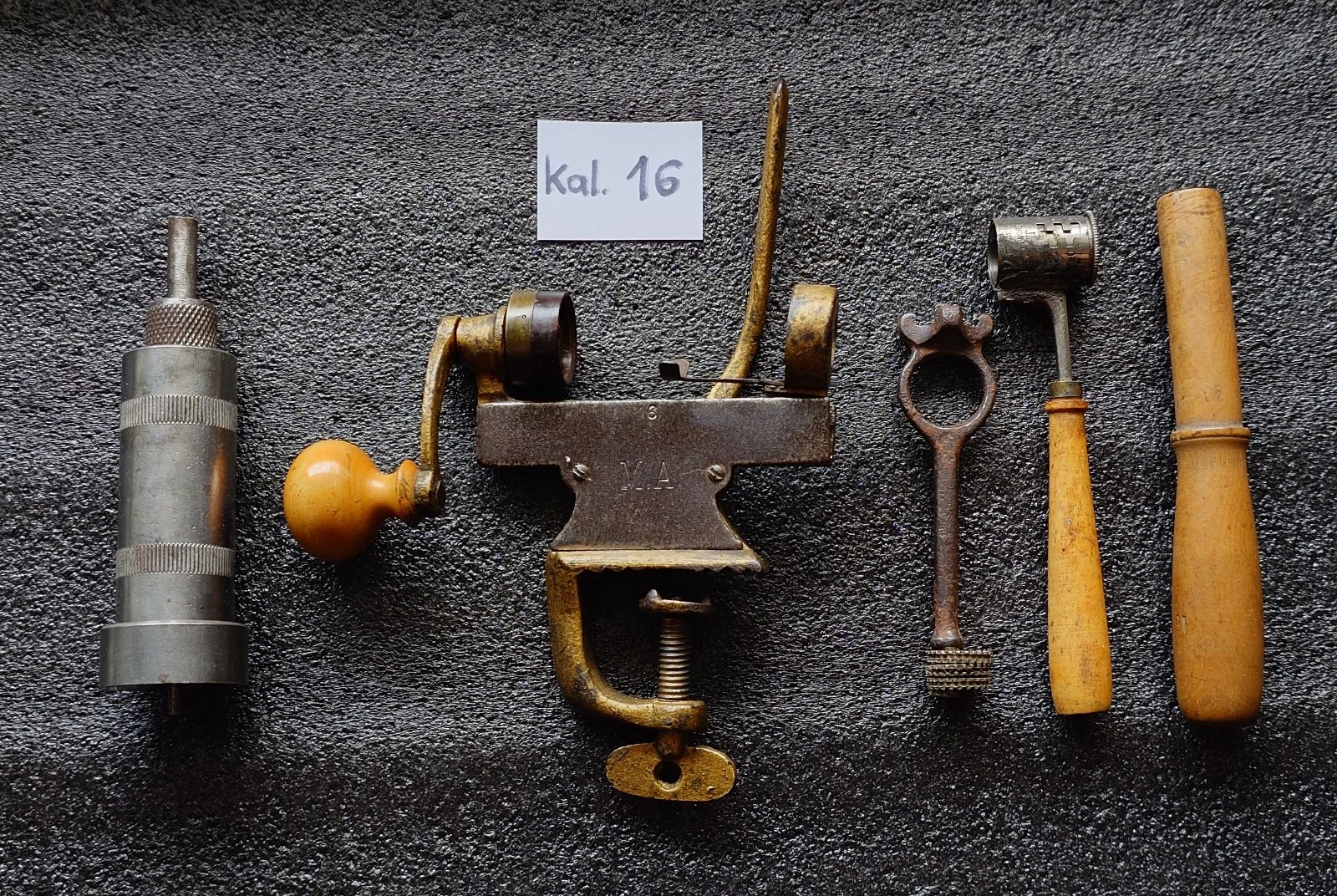 Zestaw do elaboracji amunicji śrutowej 16 GA 16/70 16/65 Zawijarka 3