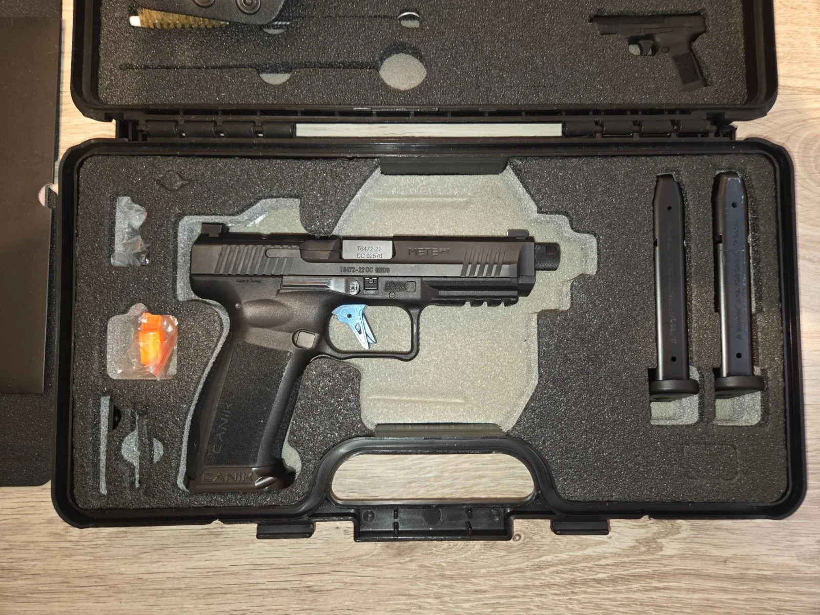 Pistolet Canik METE SFT kal. 9x19 mm czarny plus amunicja 4600 sztuk