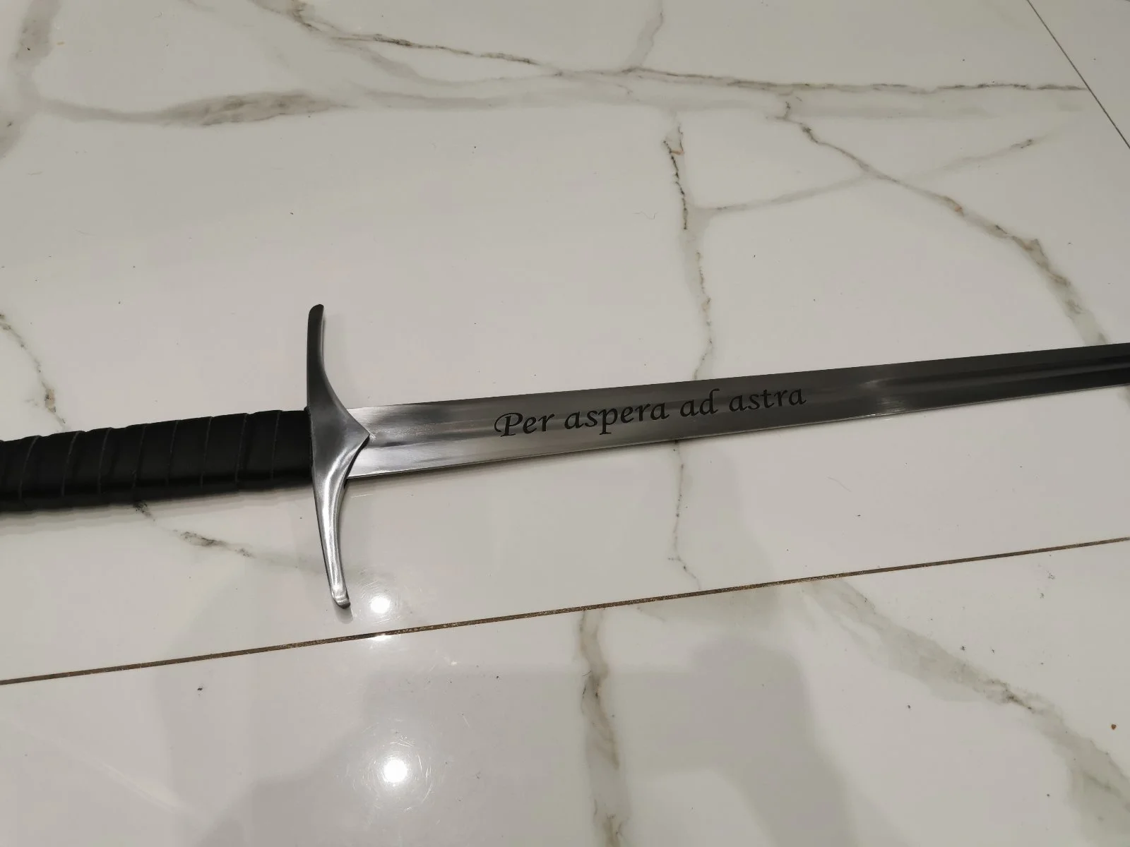 Kuty miecz półtoraręczny, stal 50HF/52HRC, ze skórzaną pochwą