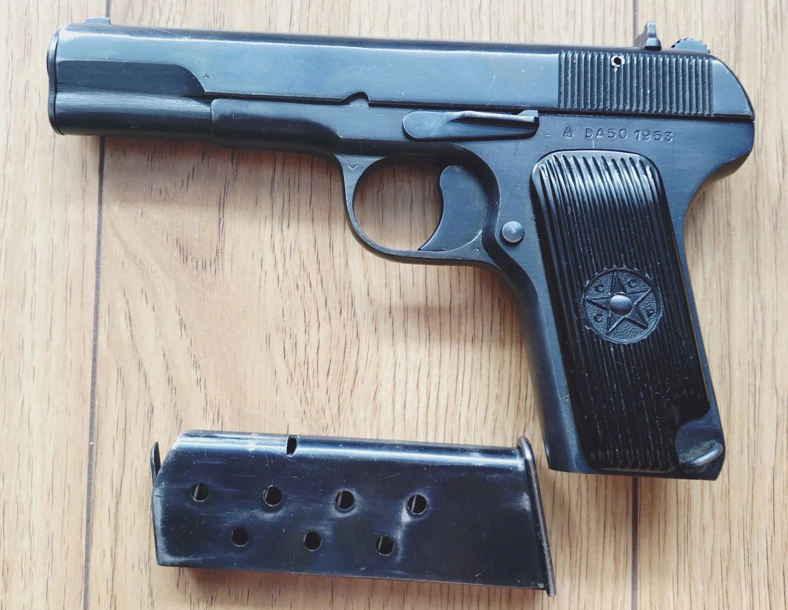 Pistolet TT-33