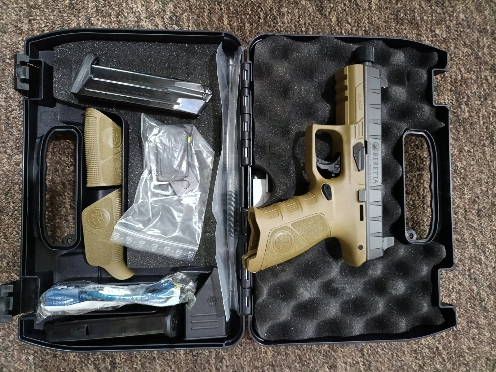 Beretta APX A0 Combat Nowy Stan Fabryczny - wysokie przyrządy - gwint - MOS