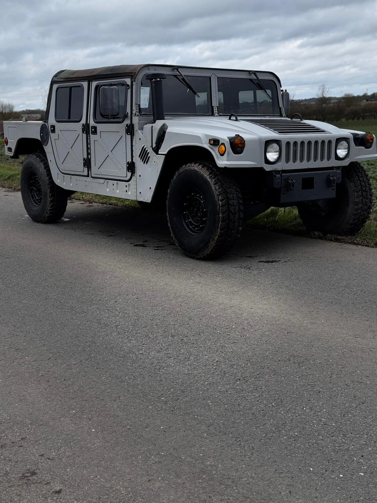HUMMER H1