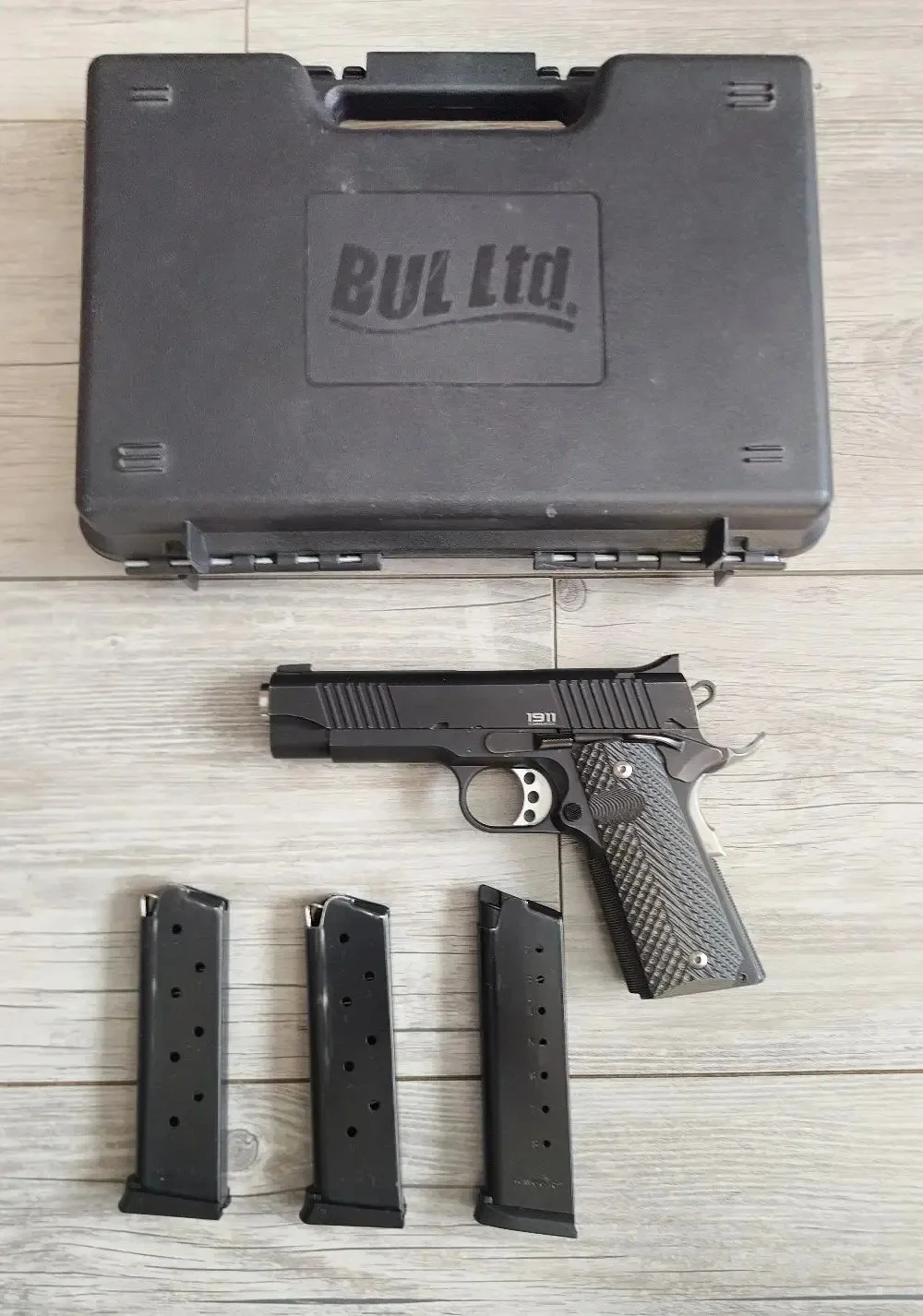 pistolet BUL Commander Classic .45 ACP wraz z 800 szt. ammo