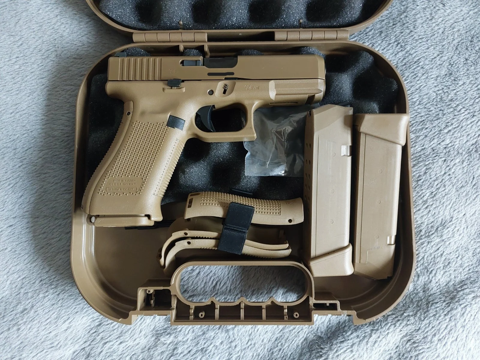 Glock 19X, kompletny zestaw, przerywacz "minus"