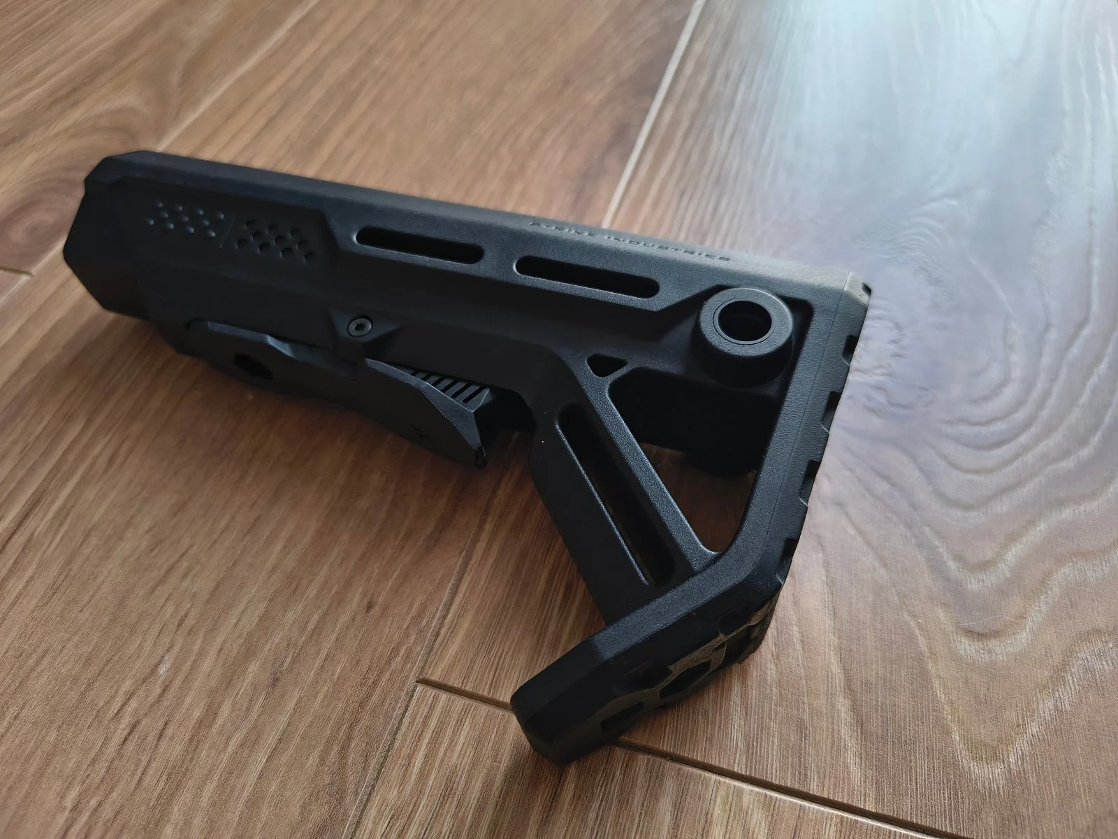 Kolba Strike Industries MOD1 do karabinków AR15