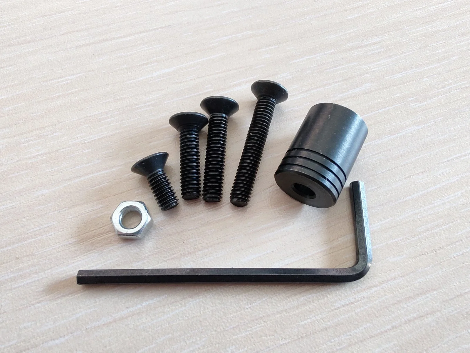 Montaż zawieszenia QD do kolby Sling Mount