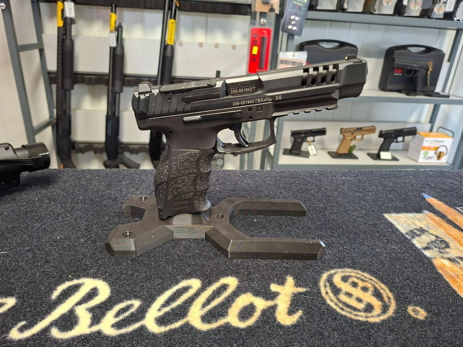 Heckler&Koch SFP9L z zestawem płytek
