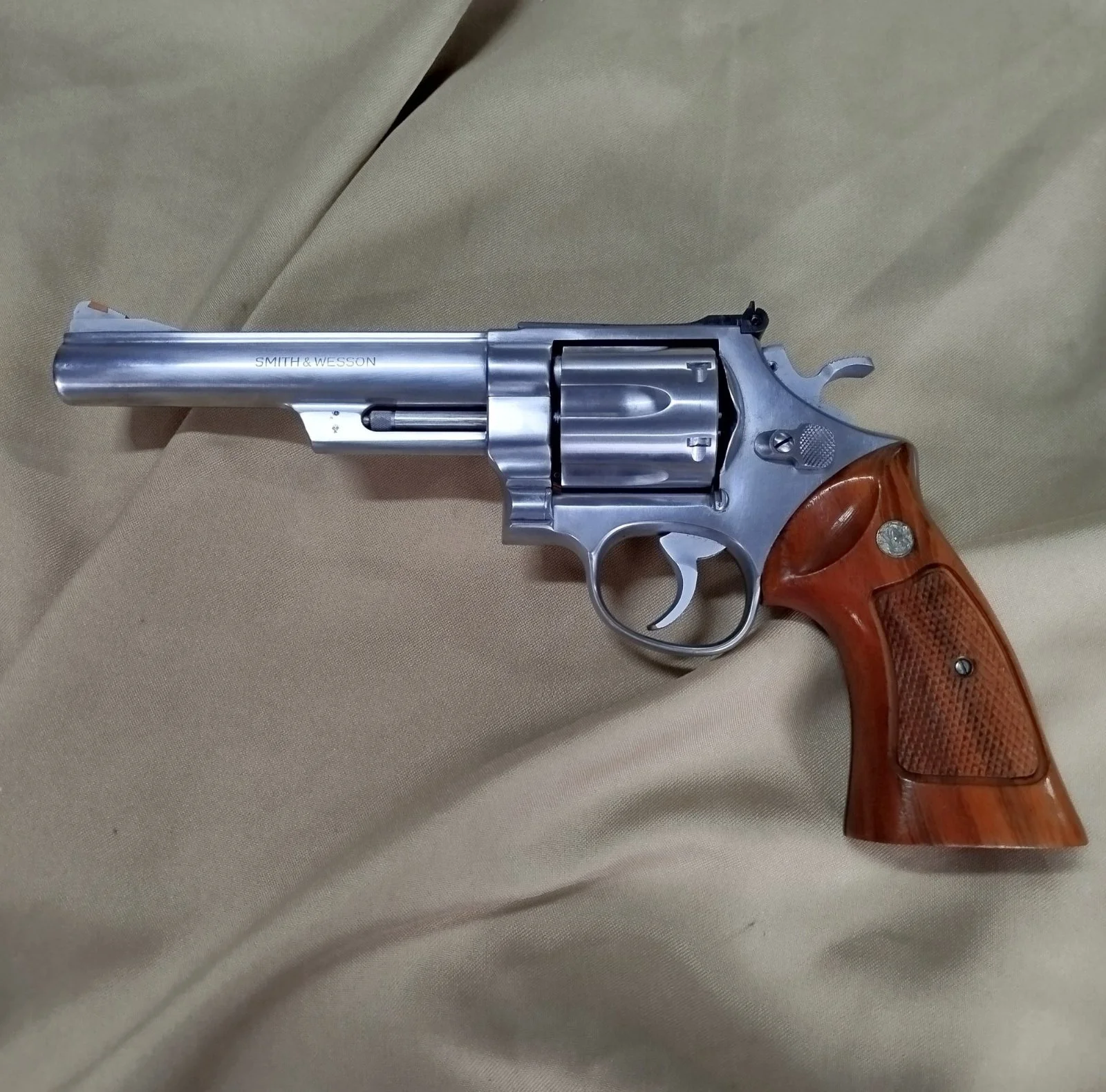 Rewolwer Smith & Wesson Model 629, kal. 44Mag 6"     DOWÓZ