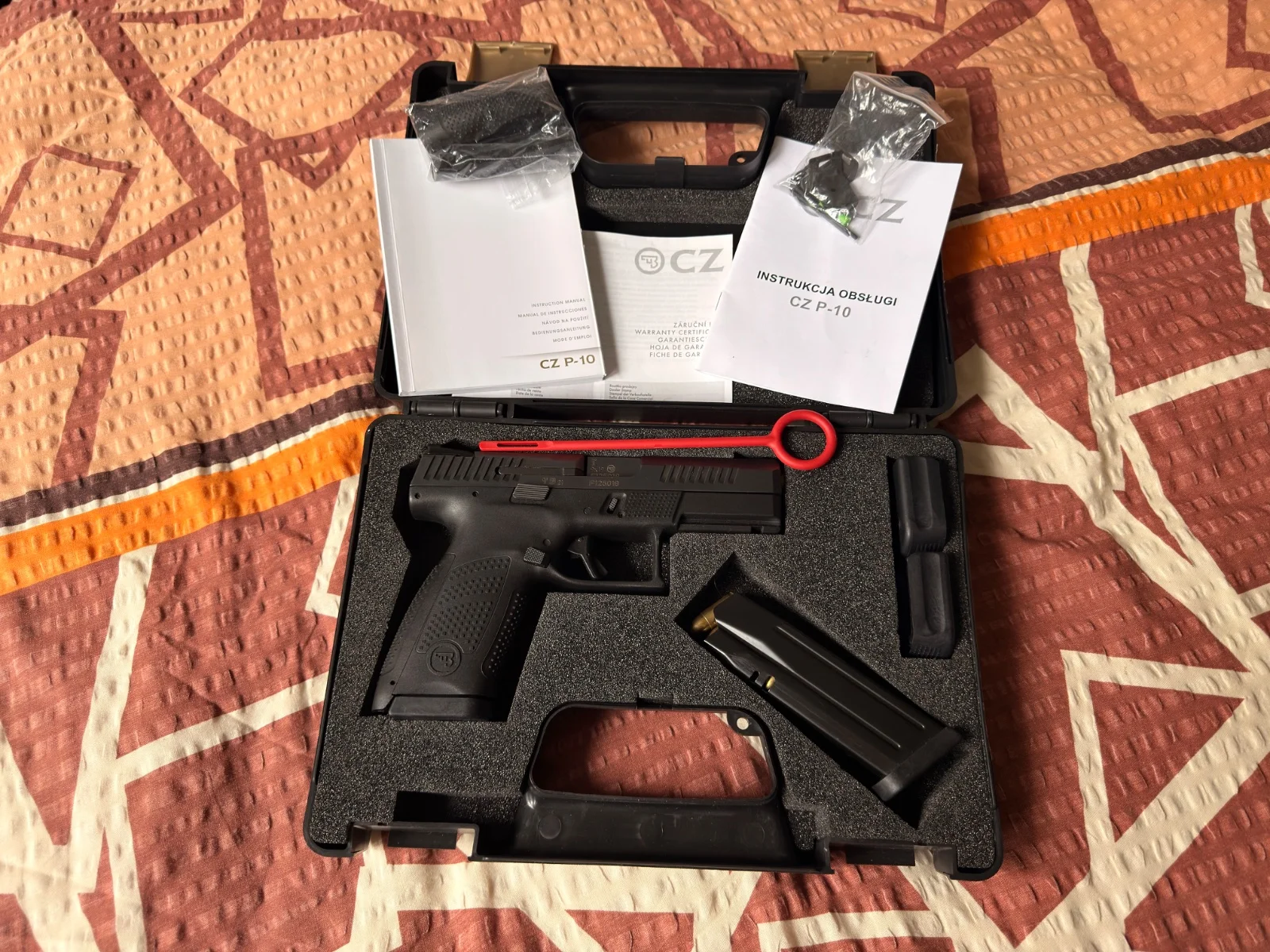 Pistolet CZ P10-C, 9x19mm, 2021, świetny stan, zestaw producenta, amunicja