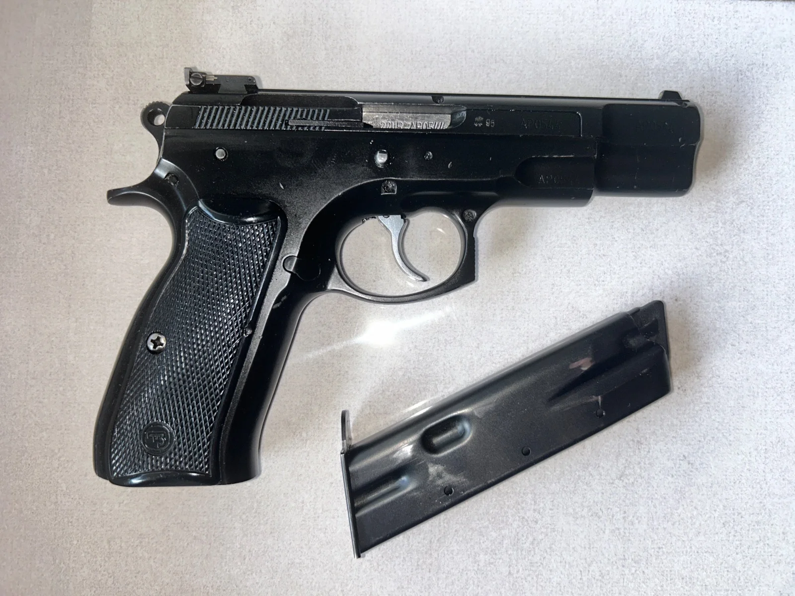 PISTOLET CZ 75 KADET 22 LR - CAŁY W METALU