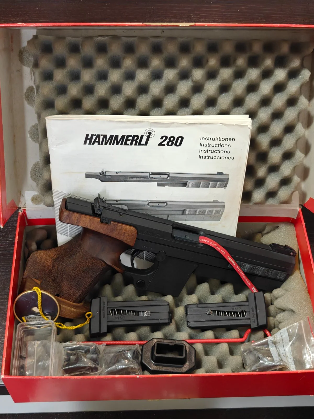 Pistolet Hammerli 280 kal.22Lr,rękojeść rozm. M