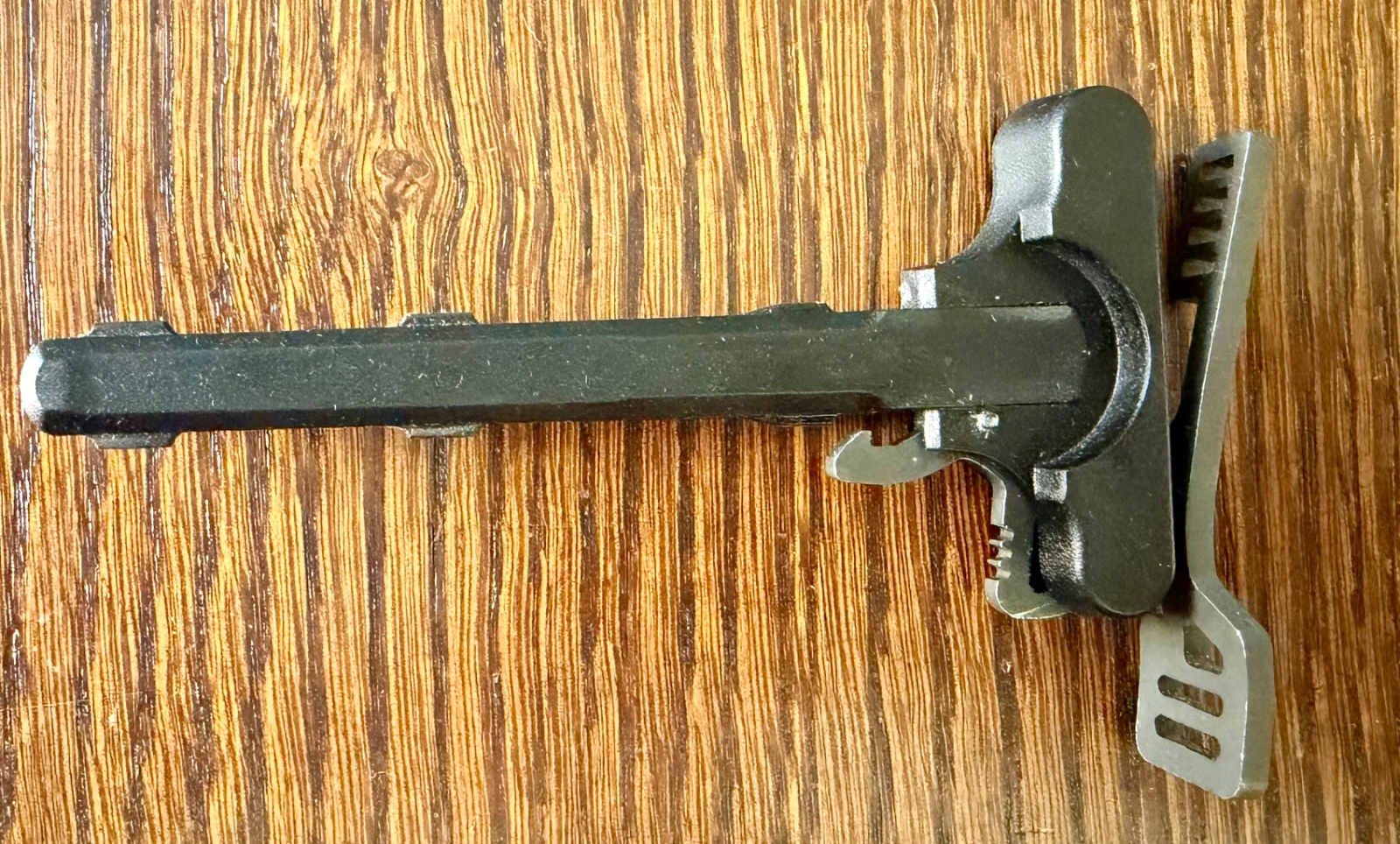 Dźwignia przeładowania Tippmann Arms M4-22, powiększona