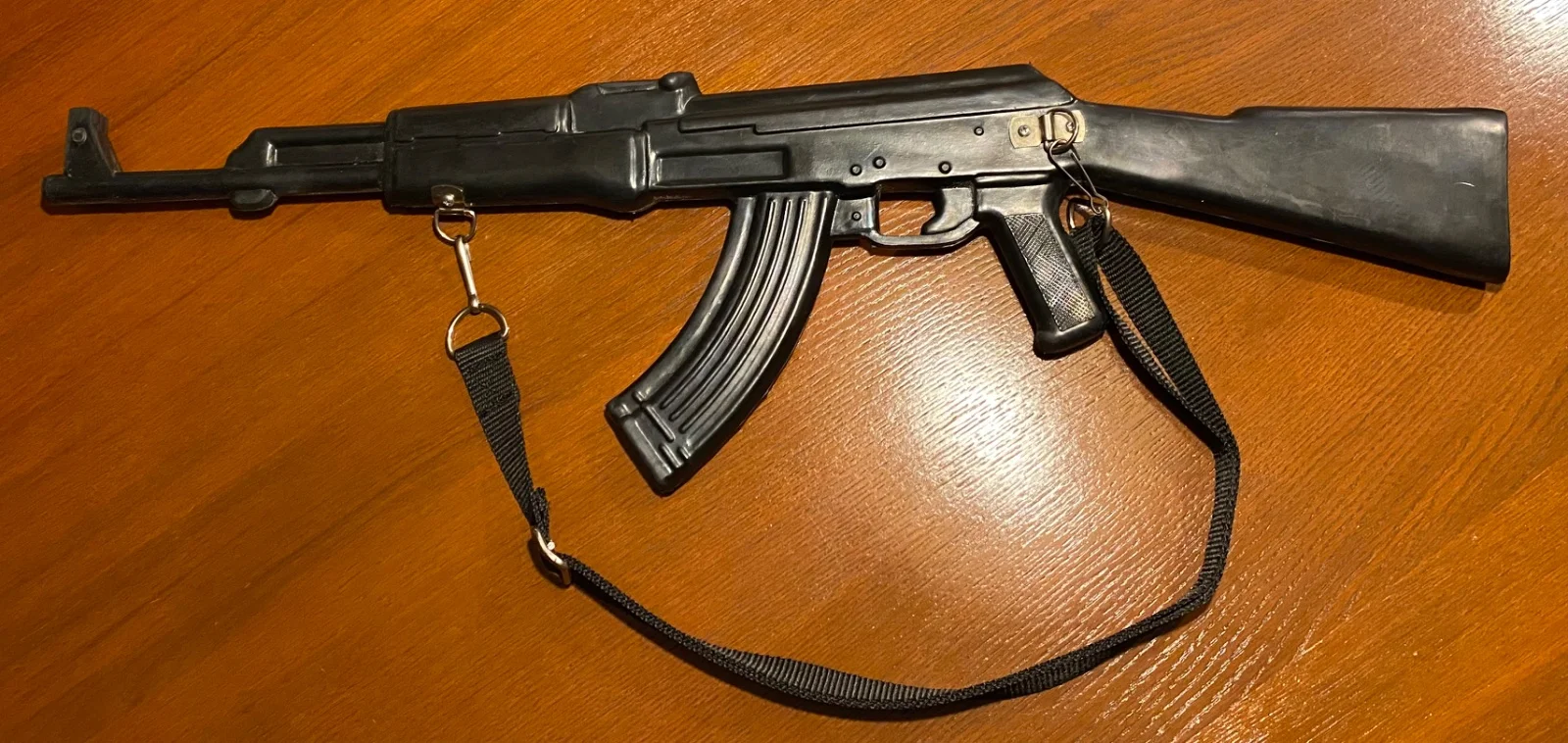 Ak-47 z Pasem - karabin gumowy.