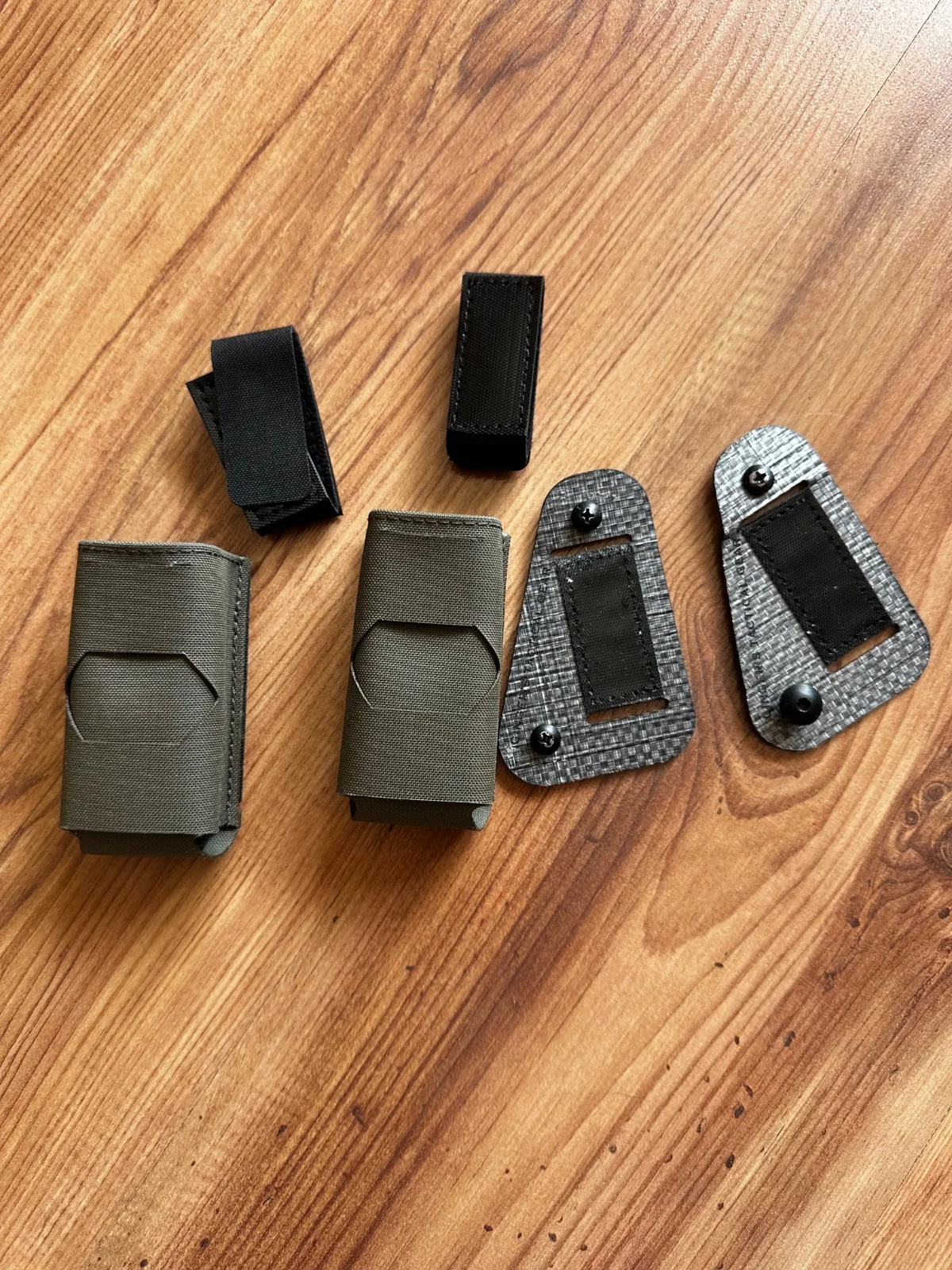 Ładownice totem 9 mm od GTG i dwa adaptery 40 stopni