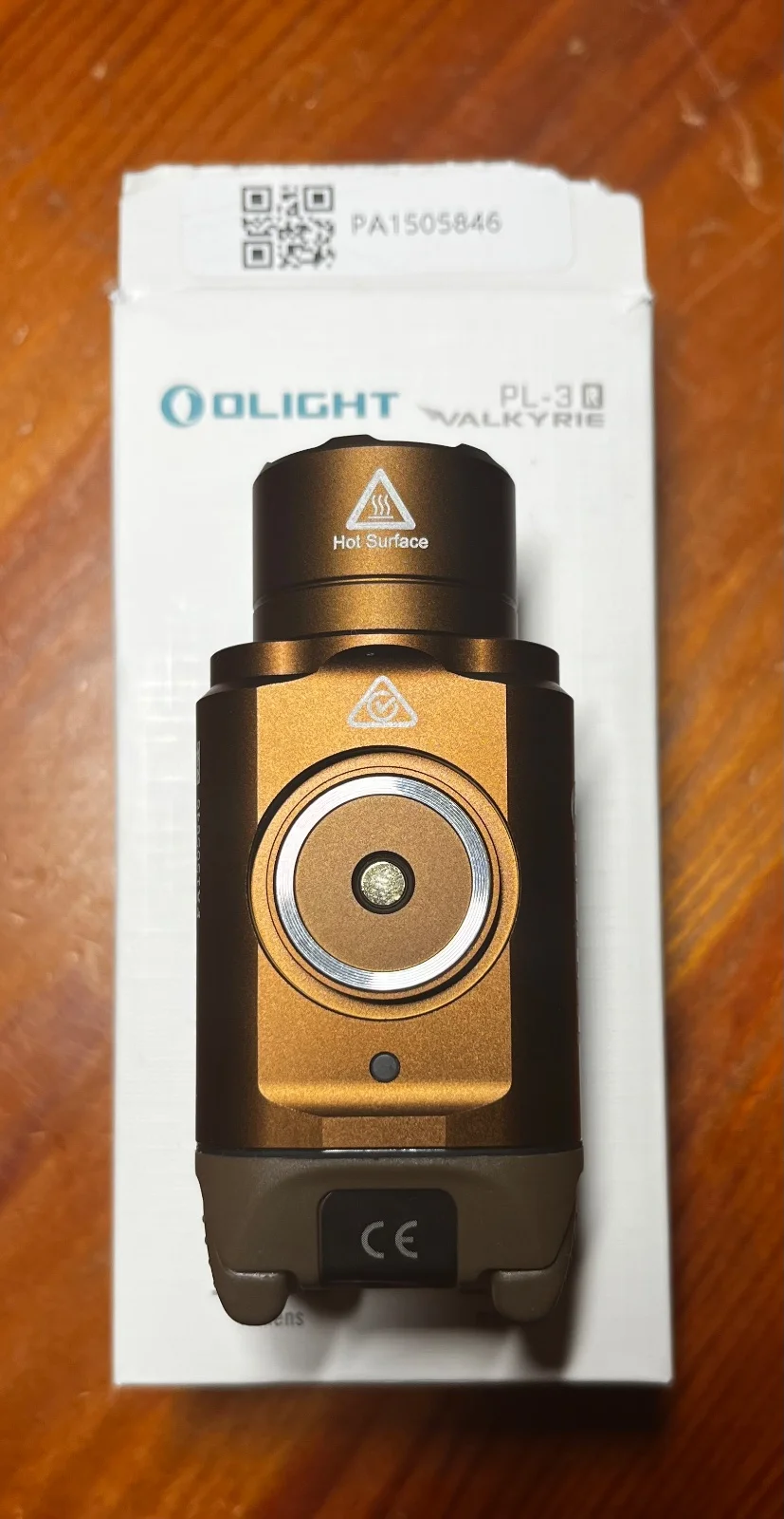Latarka Olight PL-3R Valkyrie Desert Tan