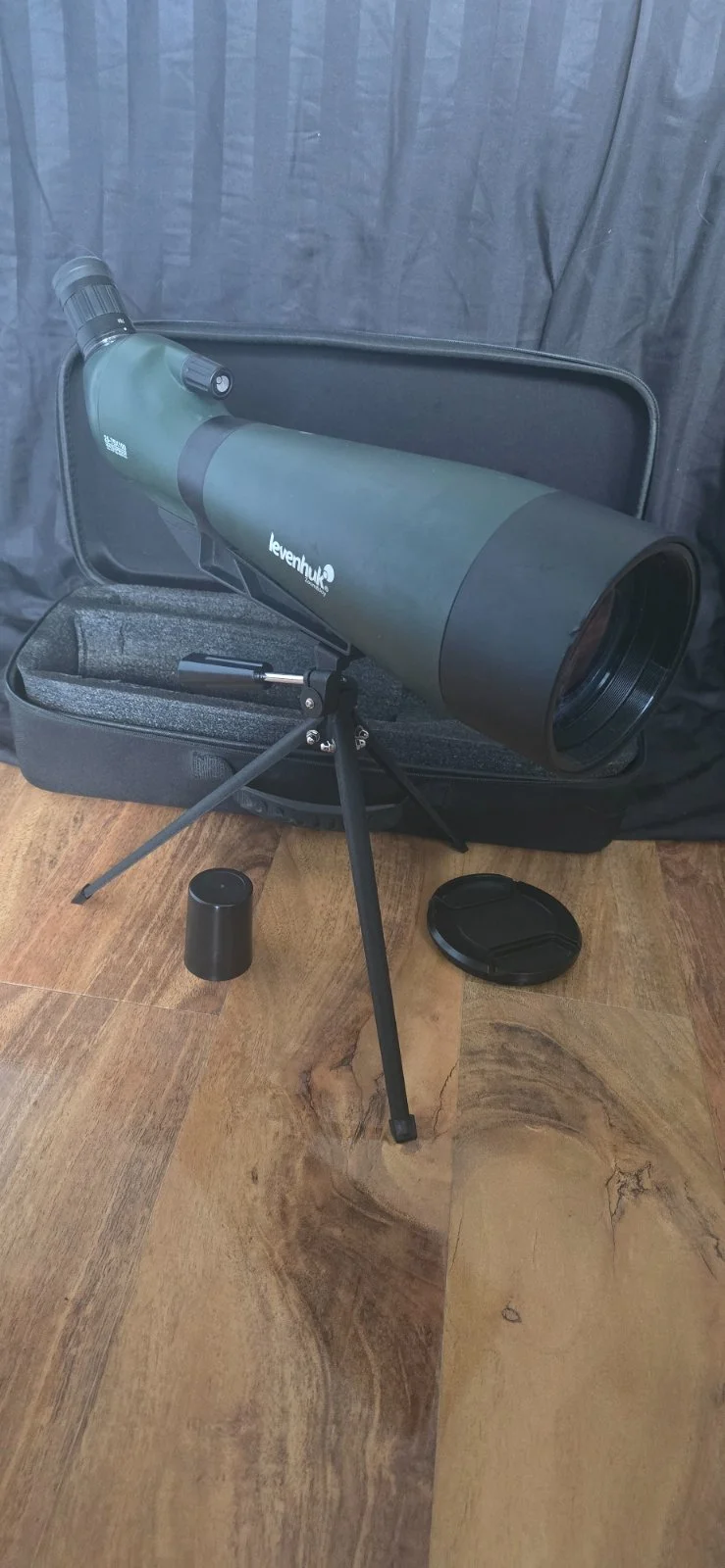 Luneta Levenhuk 25-75 x 100