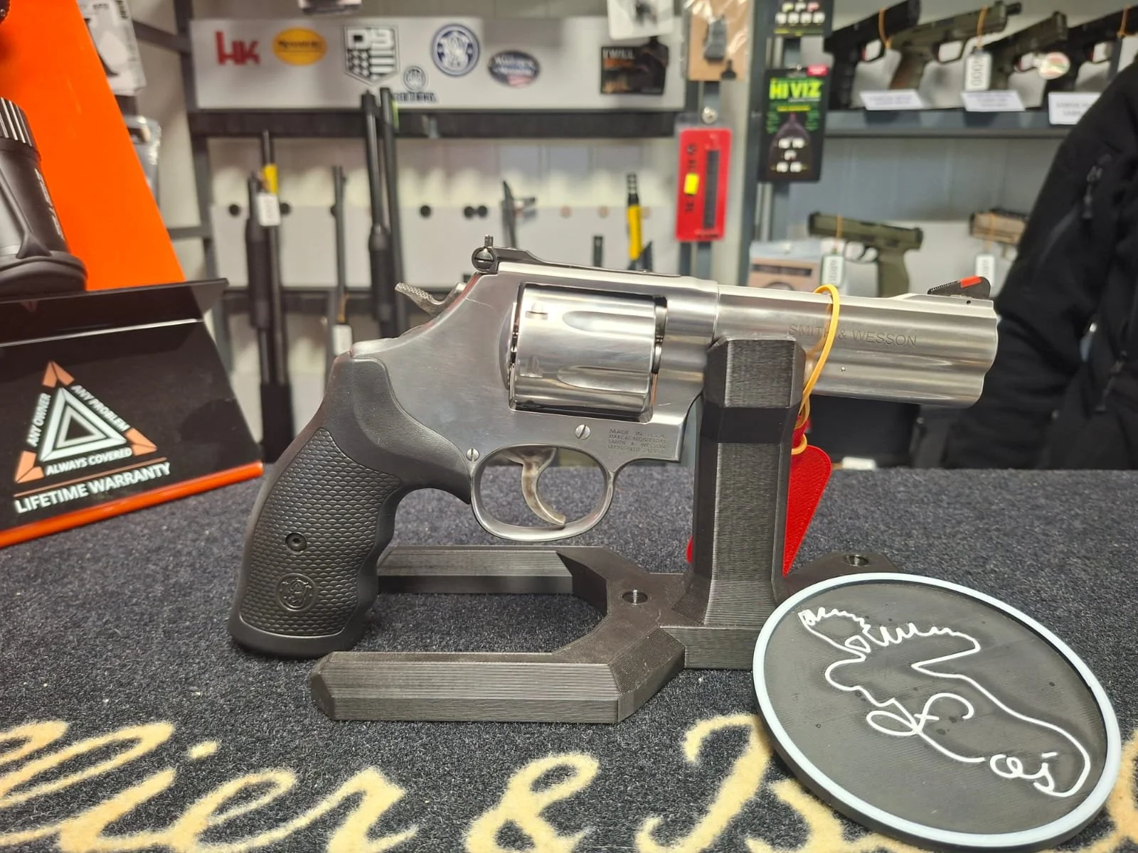 Smith & Wesson Model 686 Plus 4"