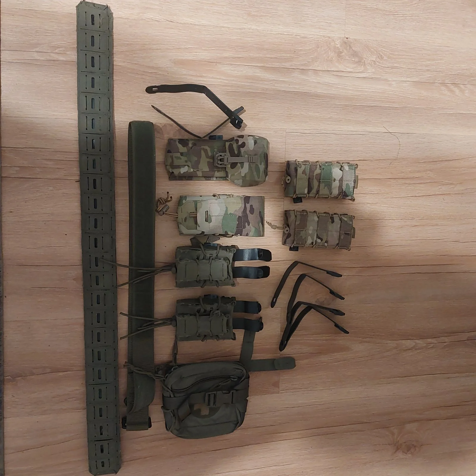 Mundury, ładownice, kieszenie, pasy Templars Gear, Miwo, Baribal