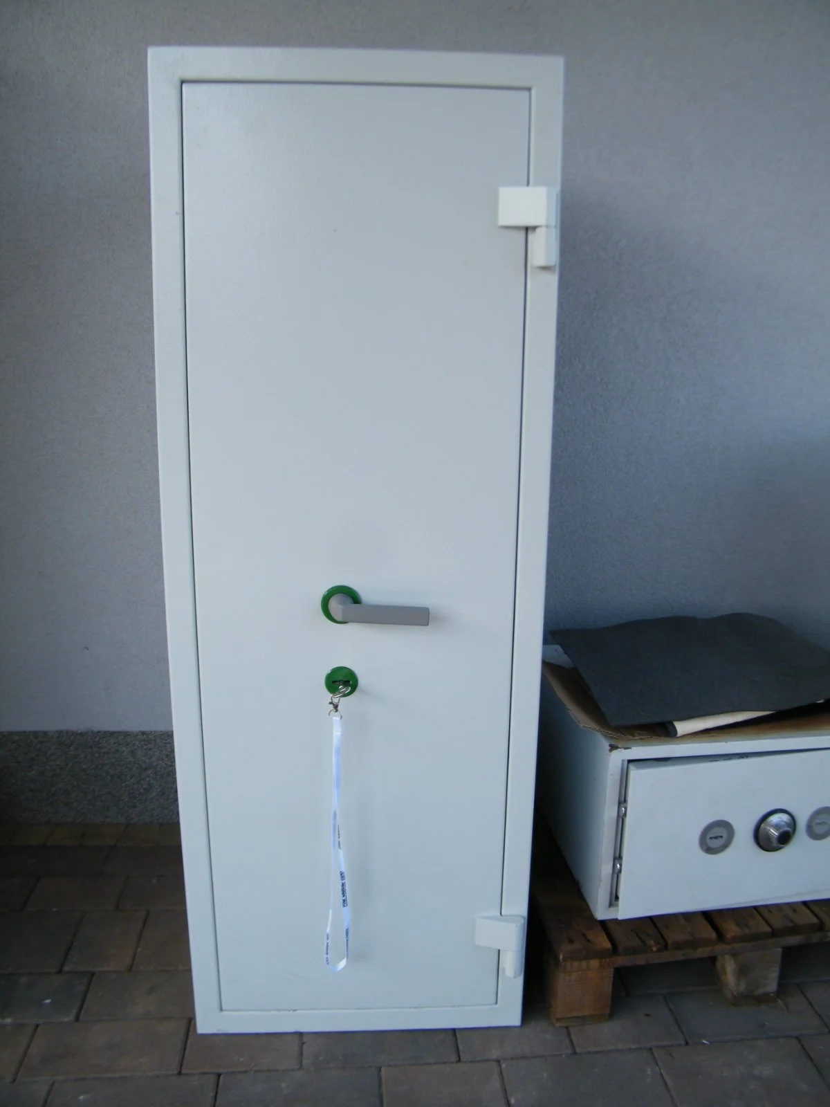 Szafa pancerna na broń i nie tylko w klasie I-szej, mniejsza.