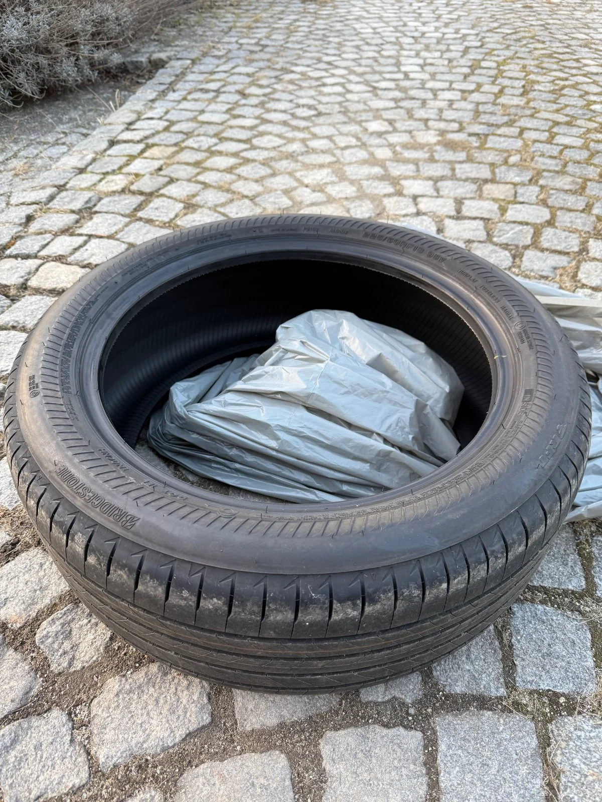 Opony Letnie Bridgestone Alenza 225/55RF18