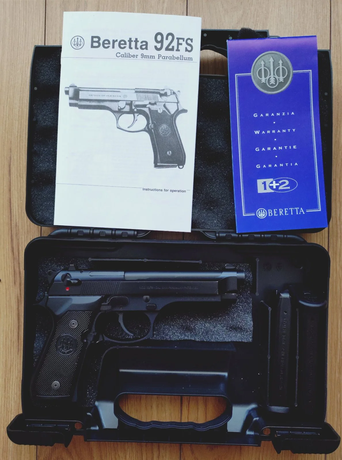 Beretta 92FS USA 9x19 /2023 r. Stan Idealny- zestaw z kaburami i magazynkami Mec-Gar