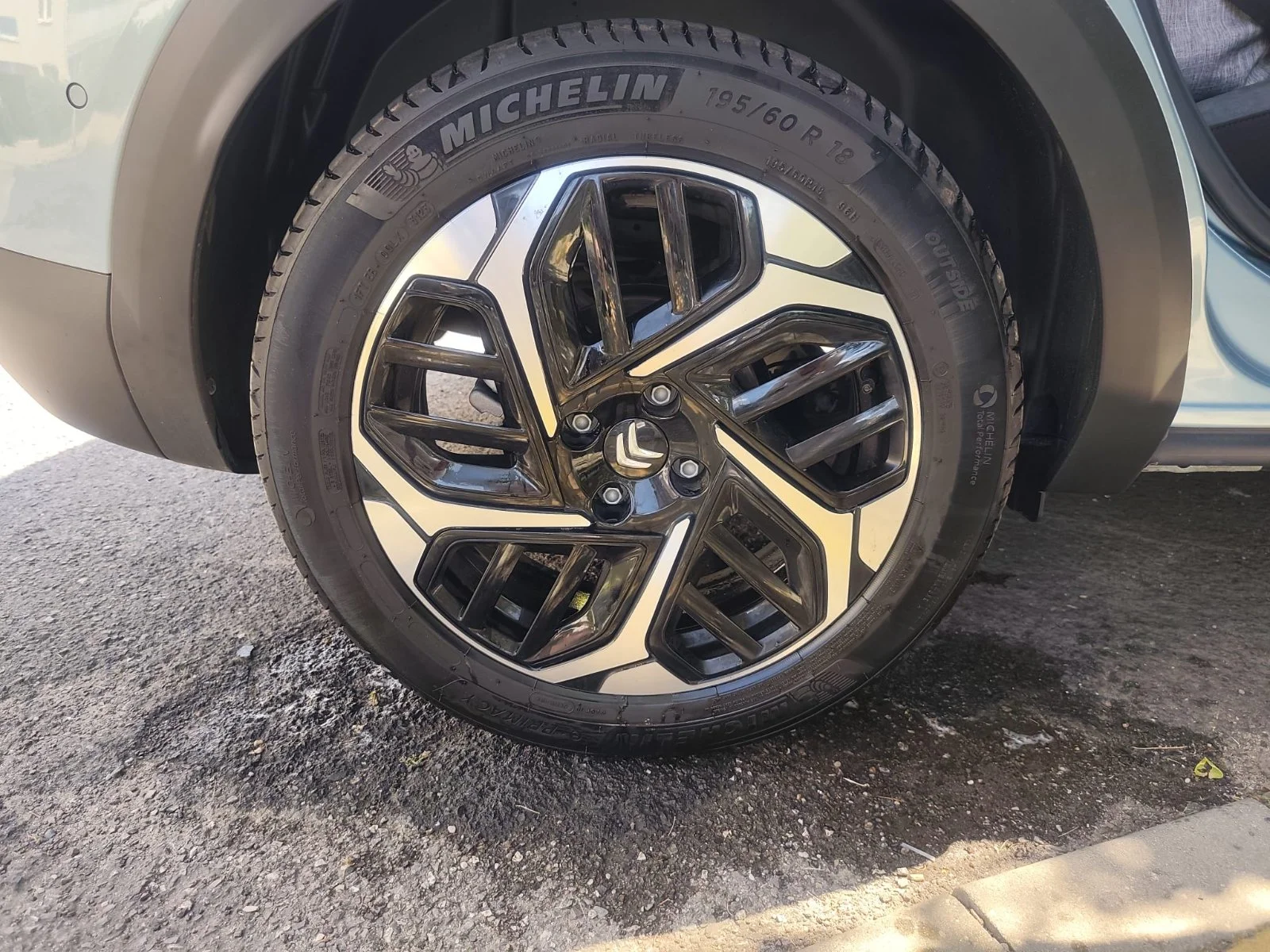 Komplet opon letnich Michelin e-Primacy 195/60 R18