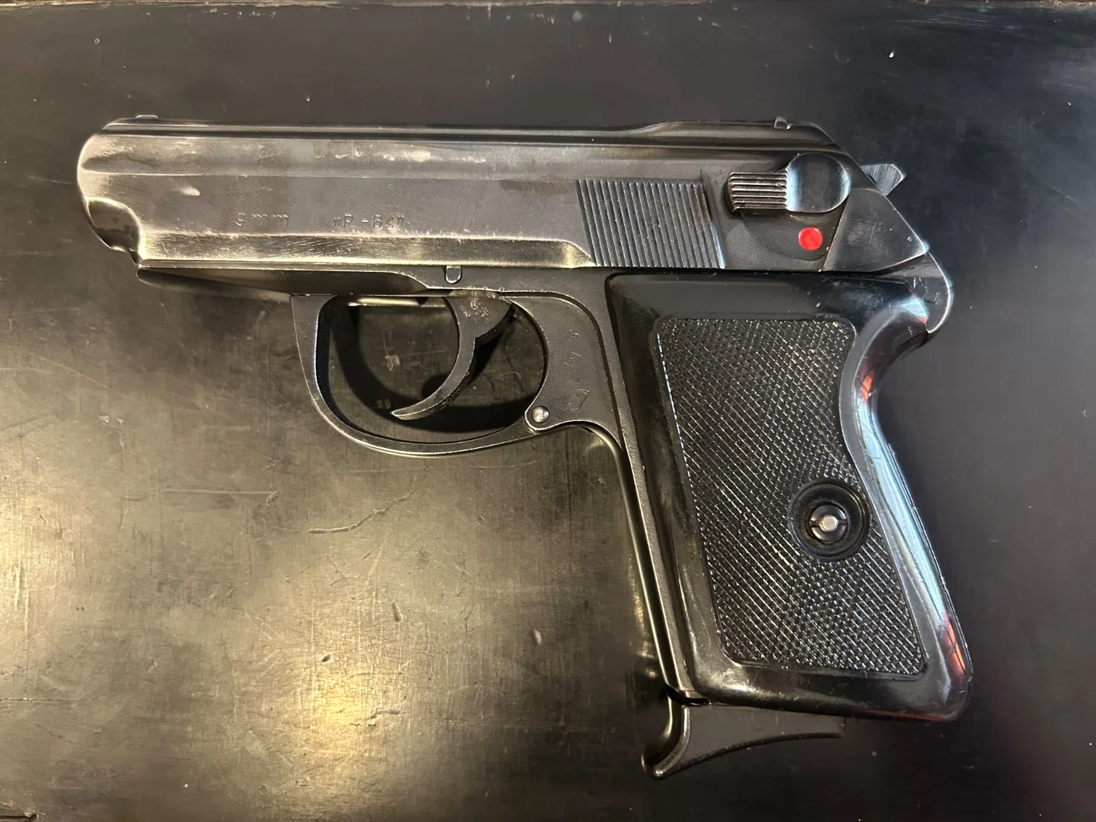 Pistolet P-64 Czak