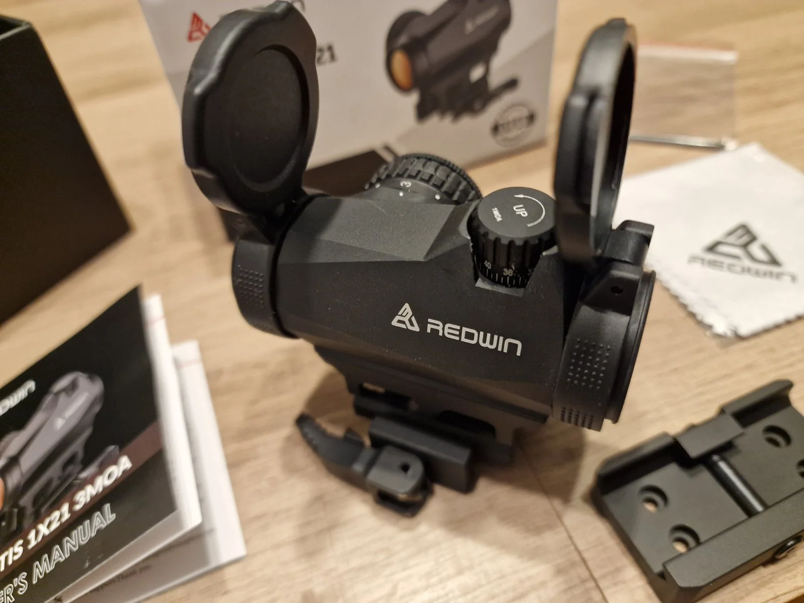 Kolimator  Redwin Mantis 1x21 3moa red dot