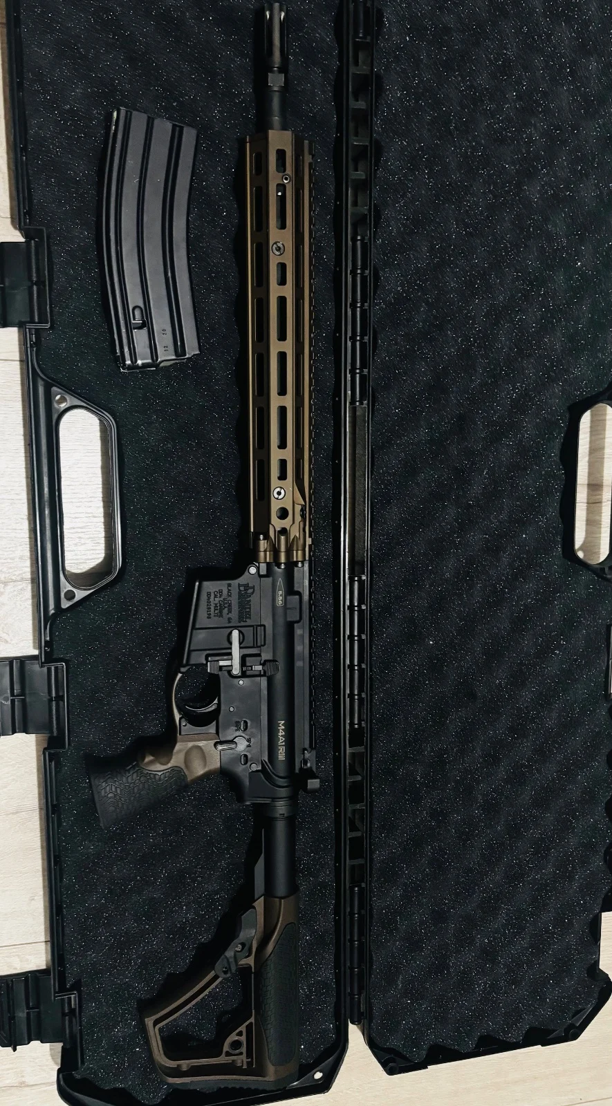 DANIEL DEFENSE M4A1 RIS III FDE 14,5