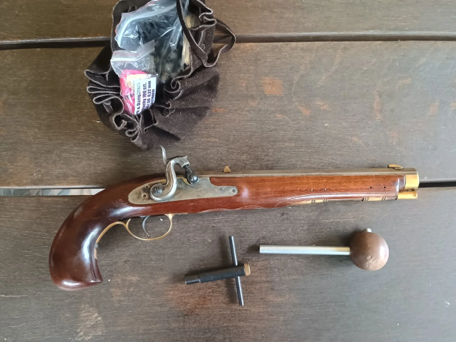 Pistolet czarnoprochowy Davide Pedersoli Kentucky .44
