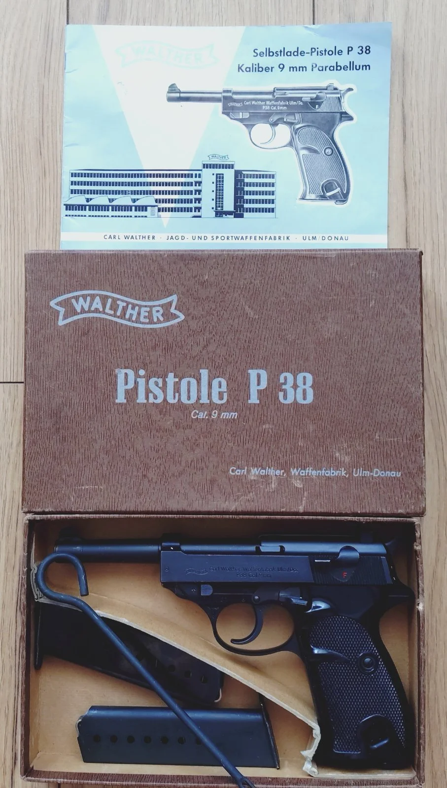 Rarytas kolekcjonerski! Walther P38/1969r Stan jak nowy, fabryczny komplet.