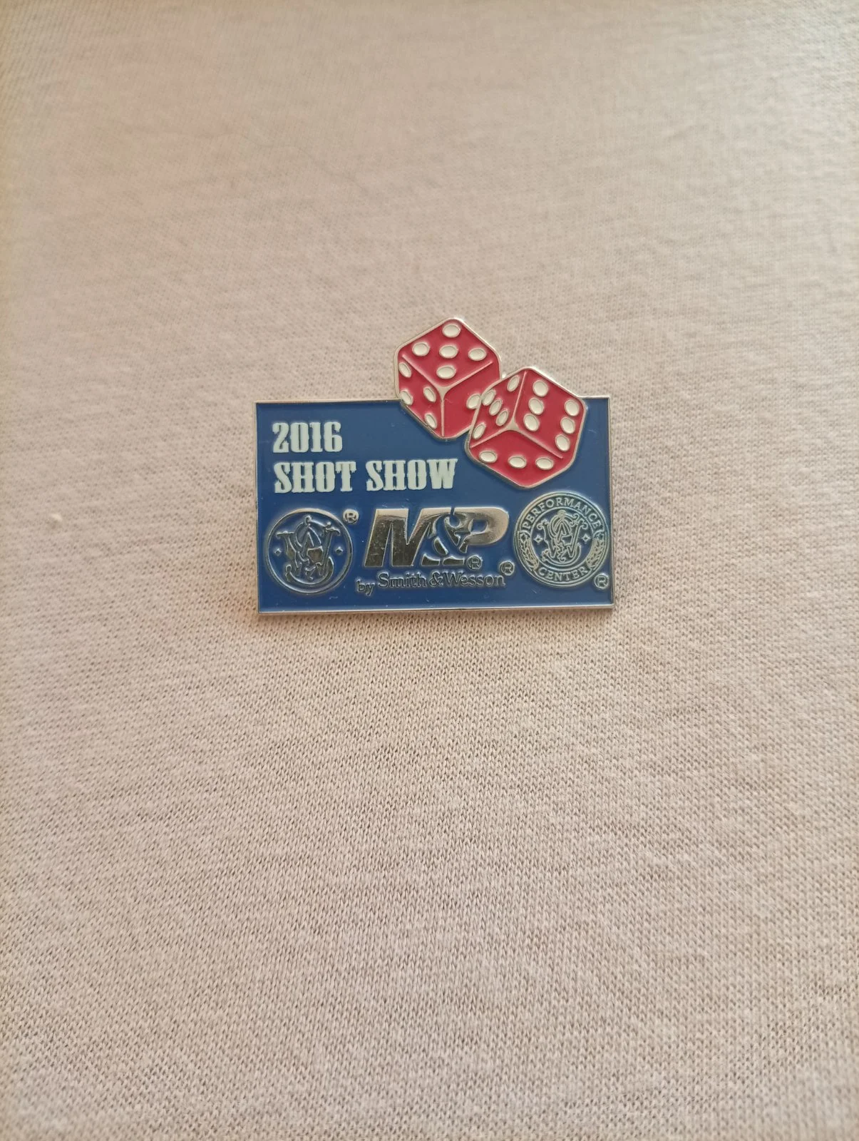 Przypinka shot show 2016 Smith&Wesson MP