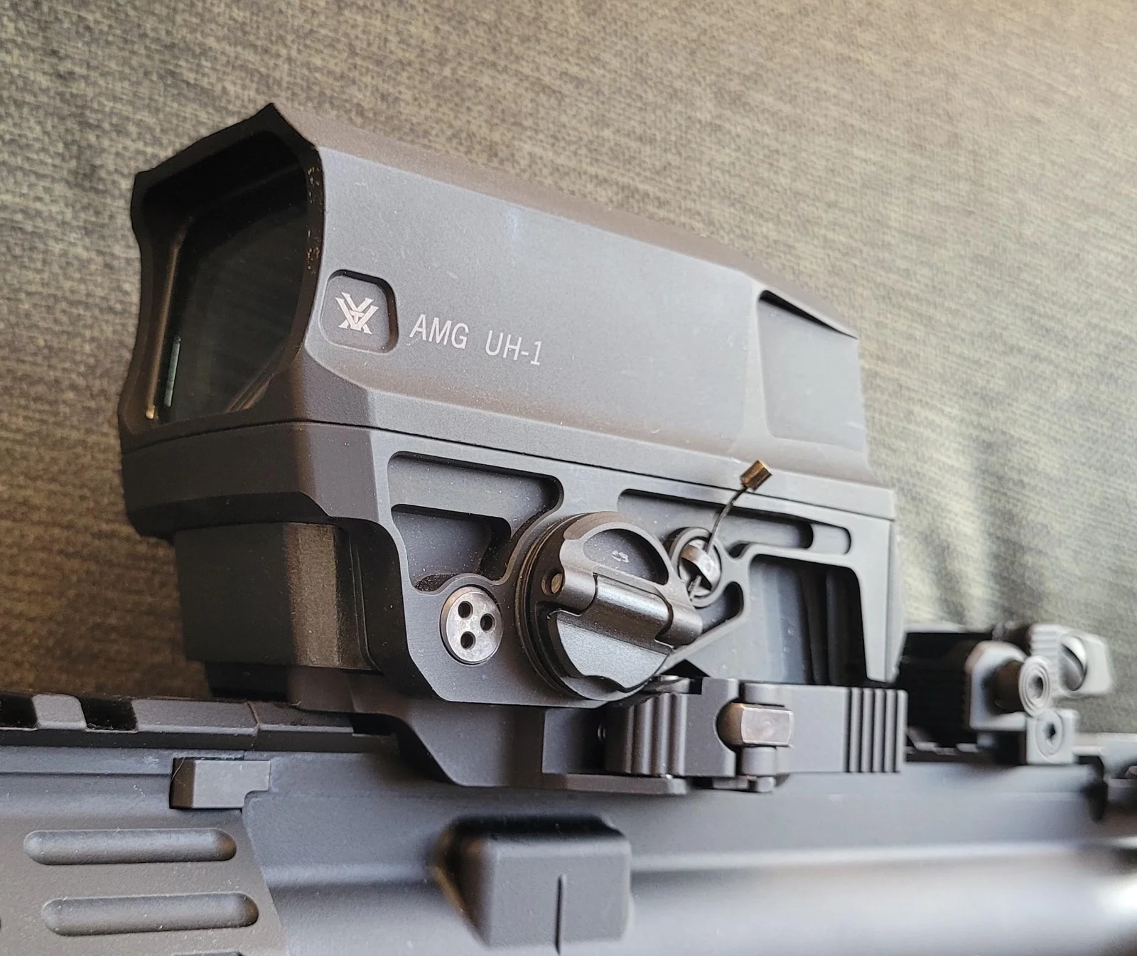 Kolimator holograficzny Vortex AMG UH-1 Gen II