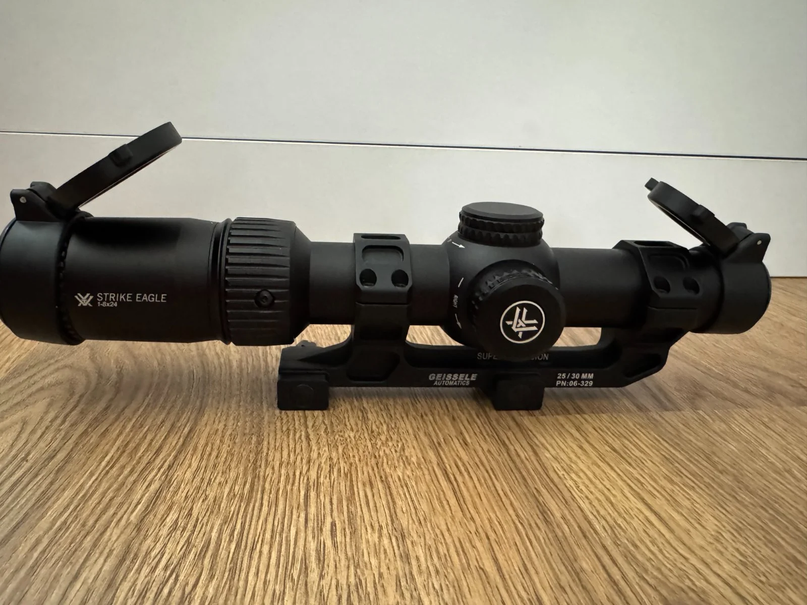 Vortex Strike Eagle 1-8x24 z montażem