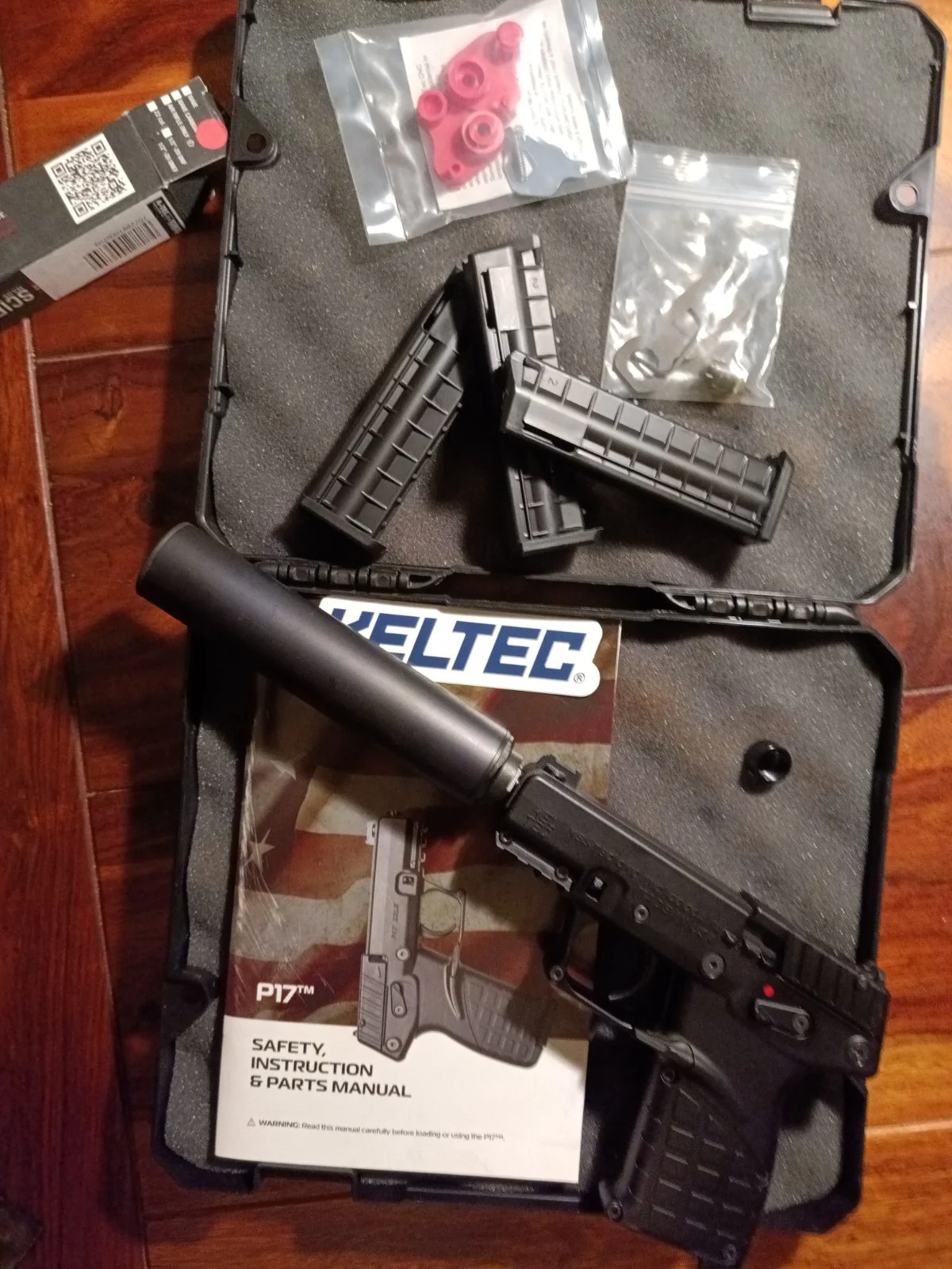 Kel-tec P-17 z tłumikiem A-tec