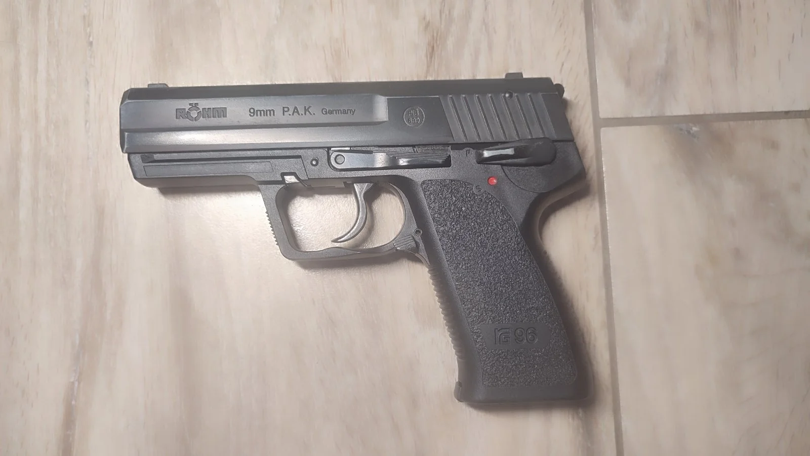 Pistolet gazowy Rohm RG 96