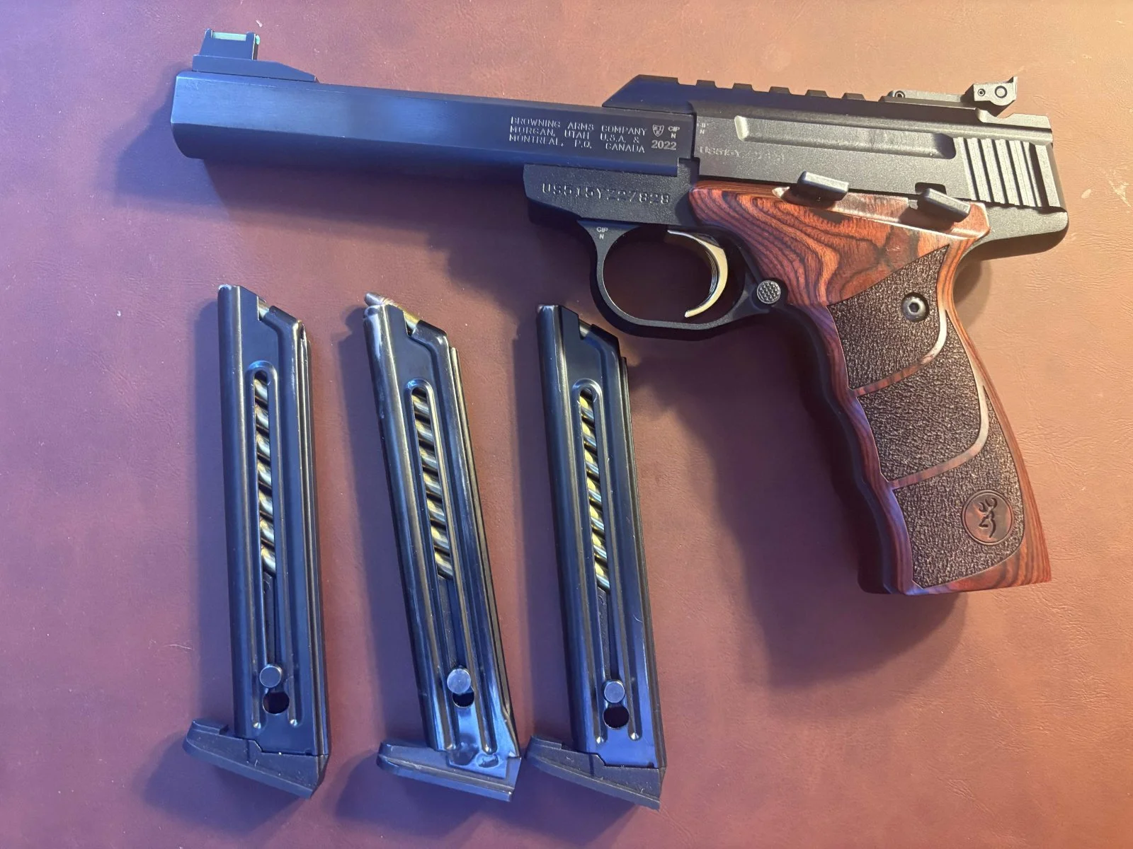 BROWNING Buck Mark Plus Rosewood UDX kal.22Lr