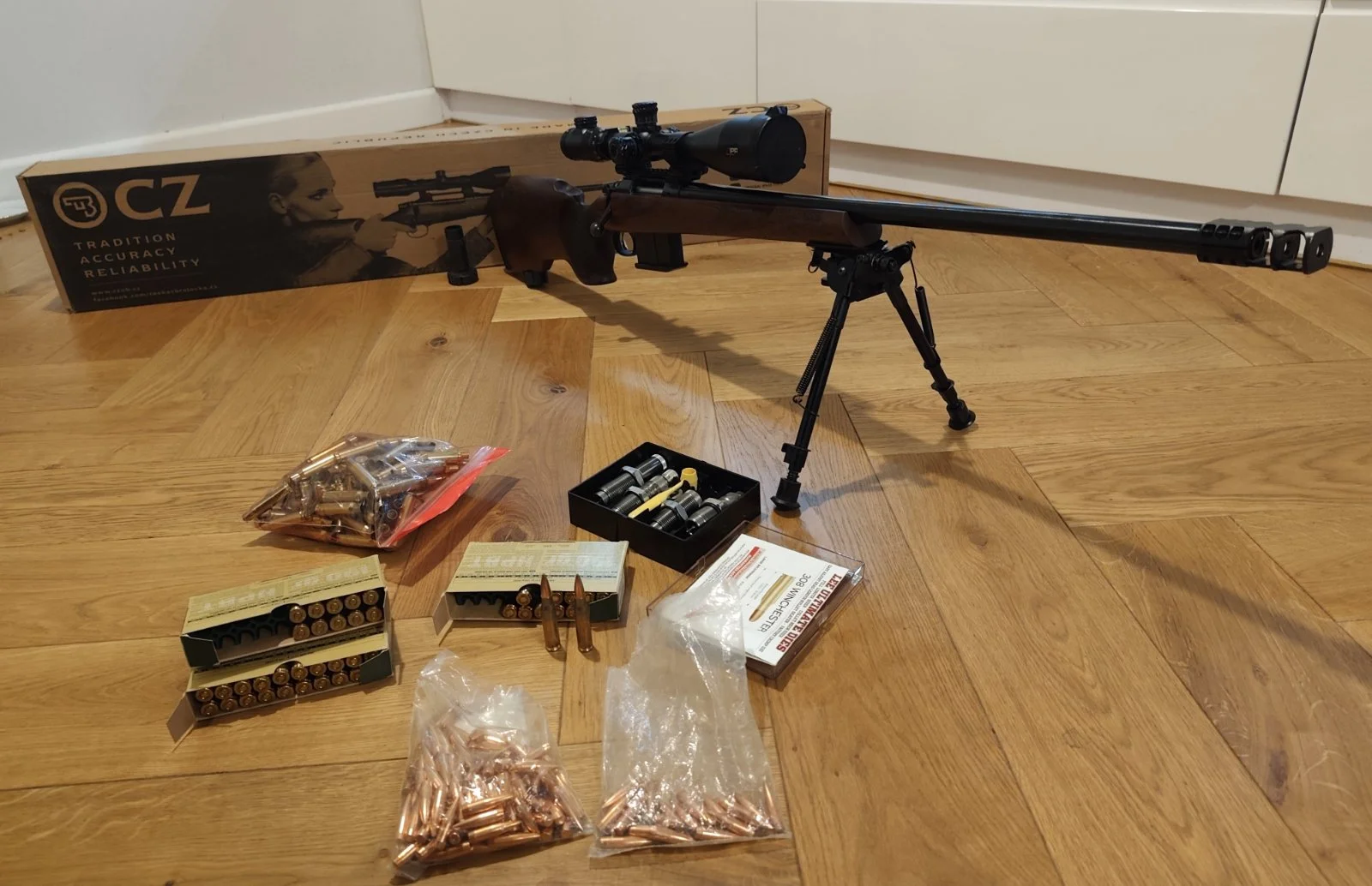 CZ 557 VARMINT - bogaty zestaw