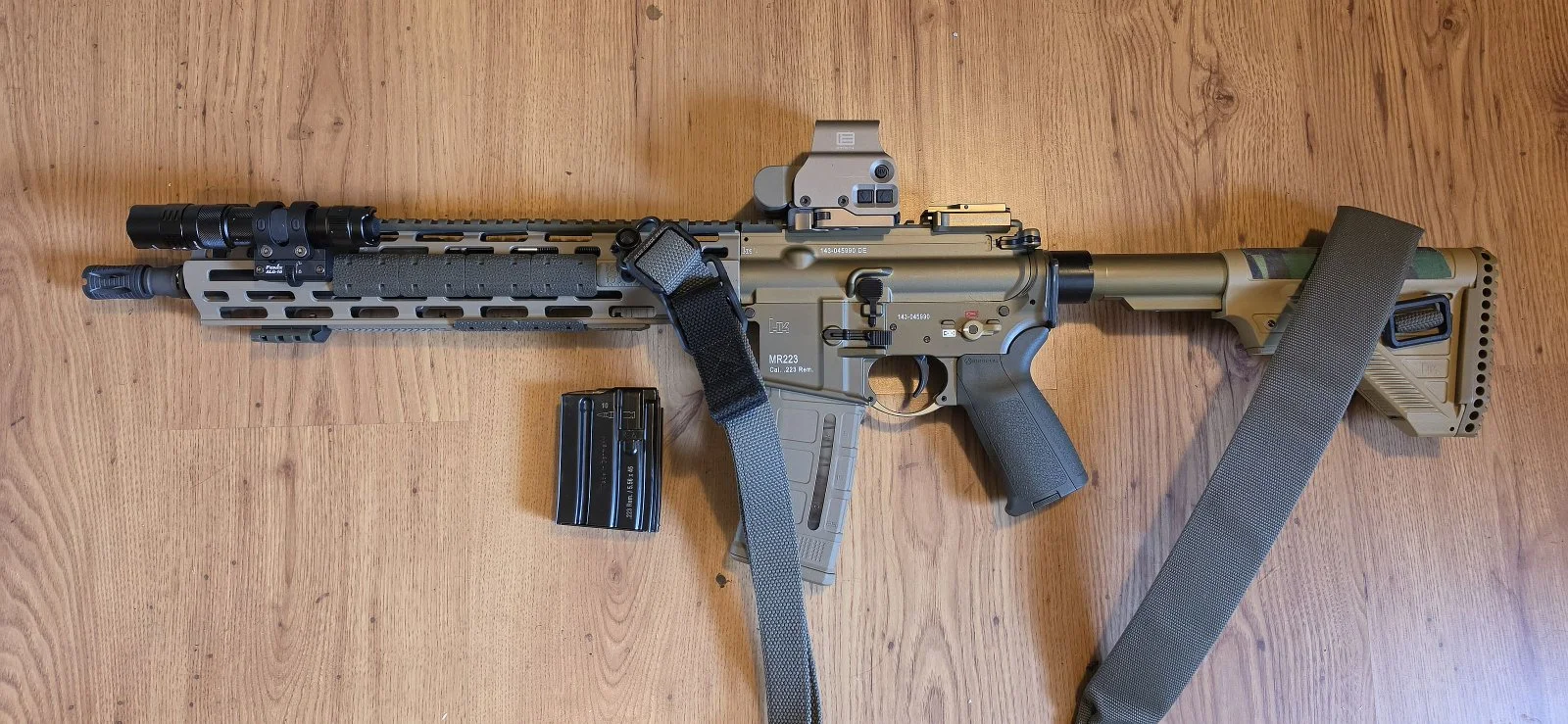 Karabin H&K MR223 14,5 Piaskowy 5,56/.223REM Eotech i graty