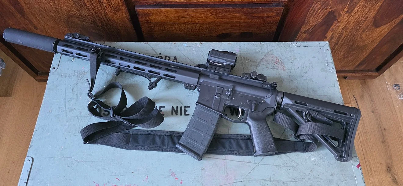 Karabinek AR-15  MU-15  / 16''  z dodatkami