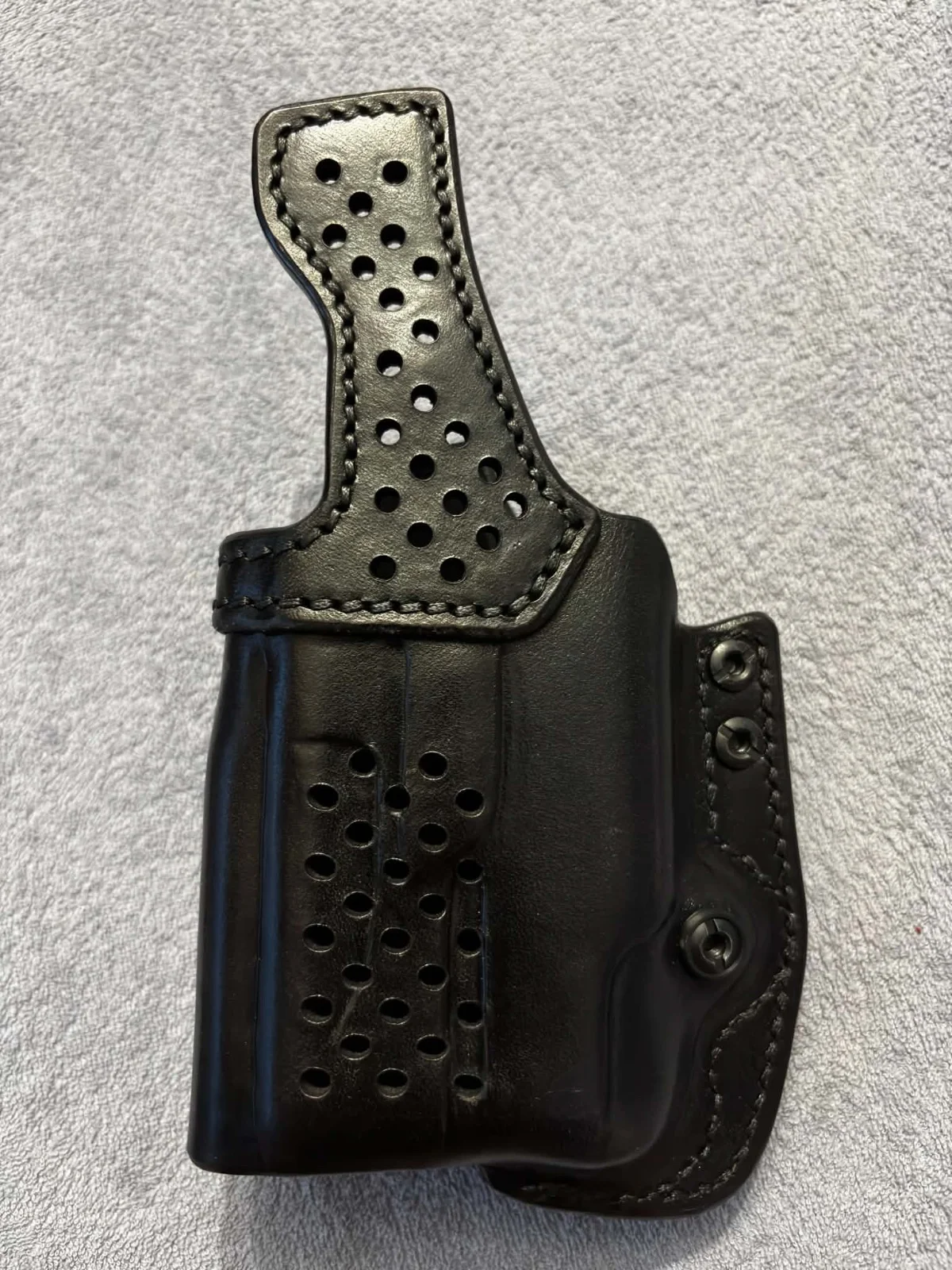 Kabura IWB Springfield Eschelona 4.0 z latarką