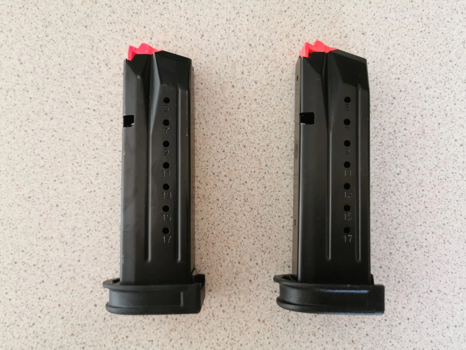 2 szt. magazynków Steyr L-A2/M-A2/C-A2 9x19 17nab.