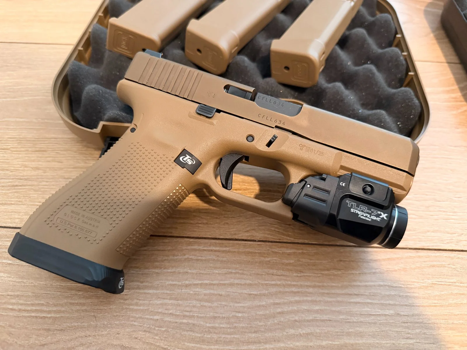 Glock 19x stan idealny duzo dodatkow