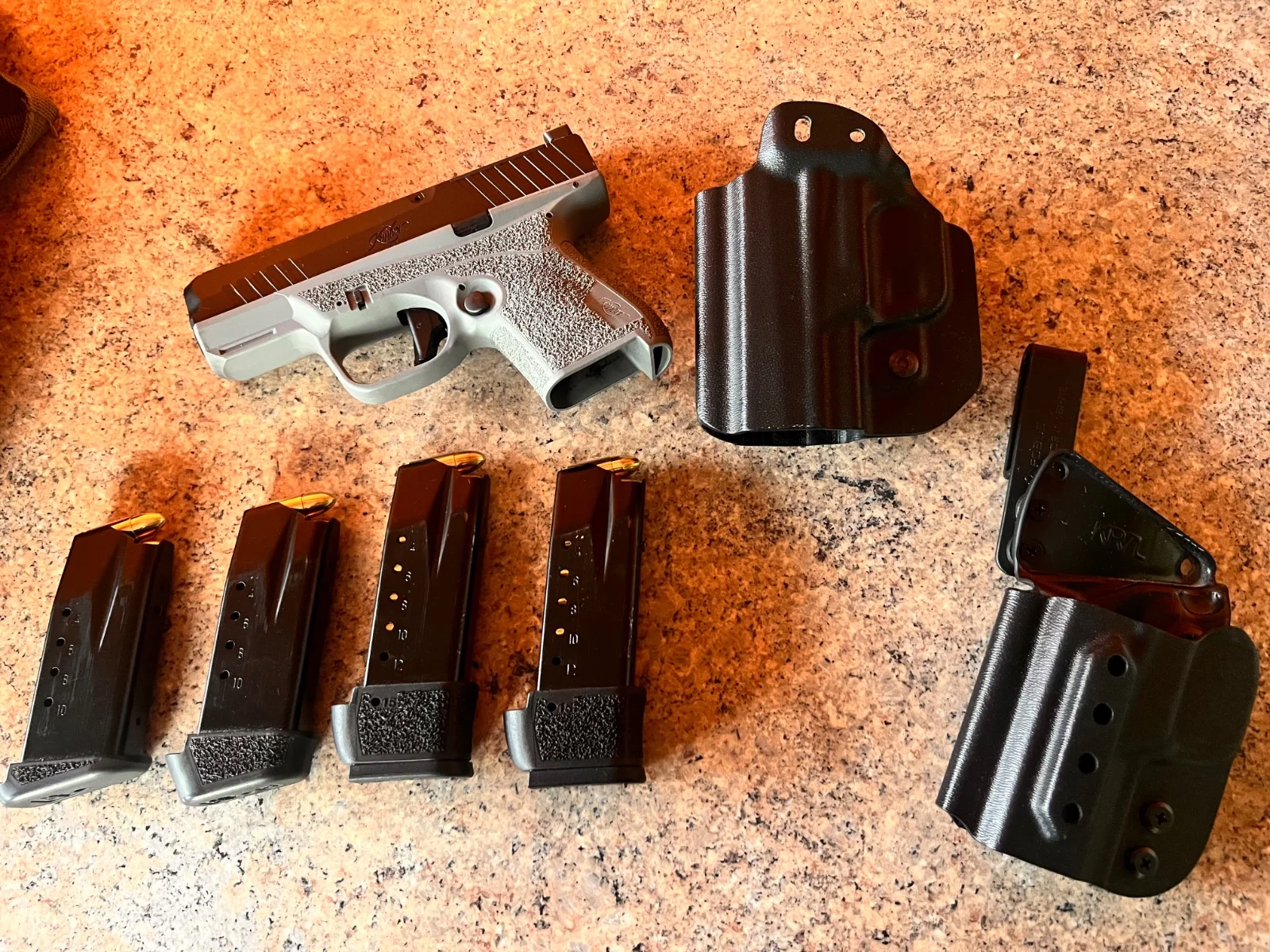 Kimber R7 Mako OR GRAY Bundle kal. 9x19