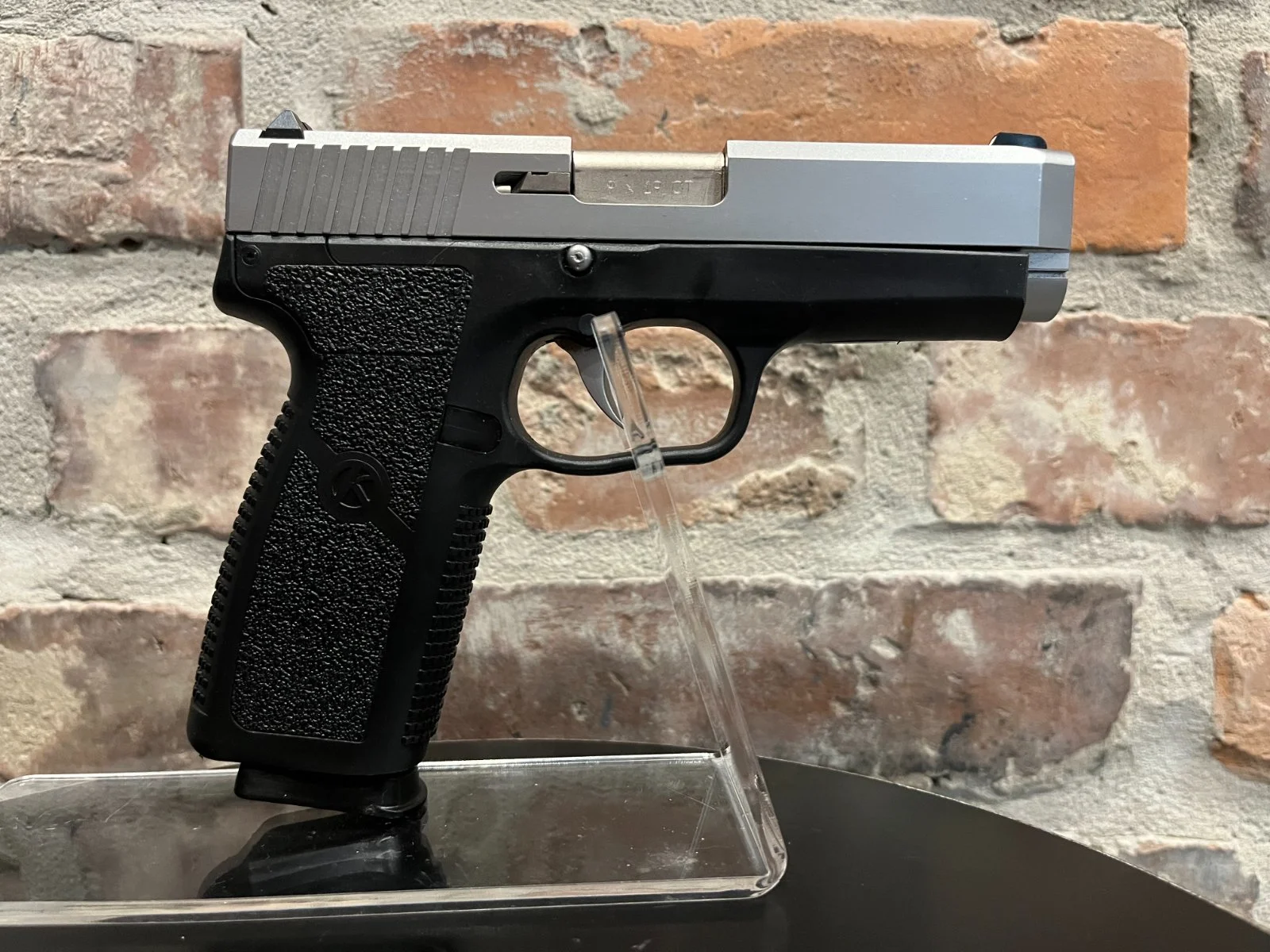 Pistolet KAHR CT9 kal. 9x19