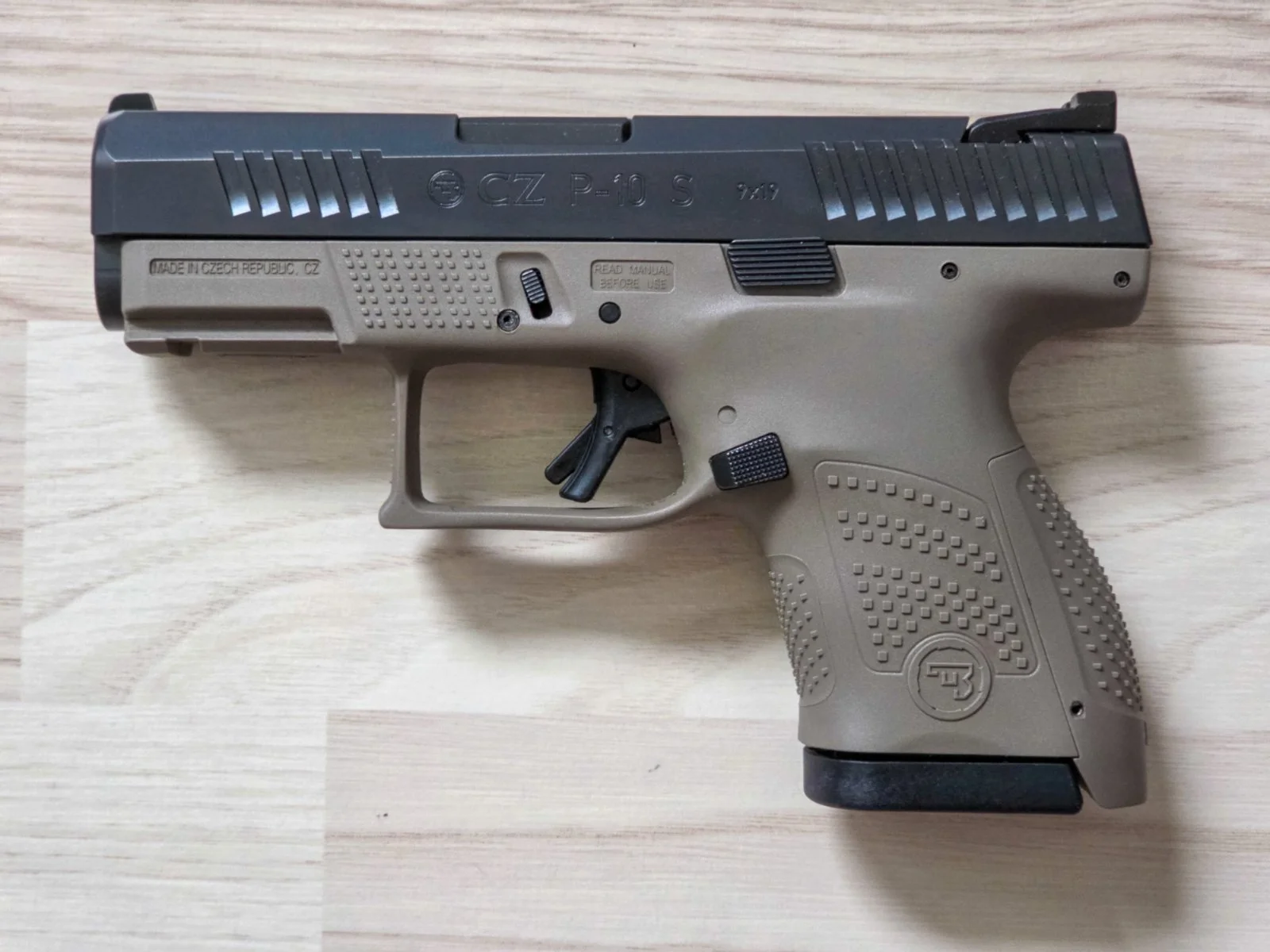 Pistolet CZ P-10S, trytowe przyrządy, USA