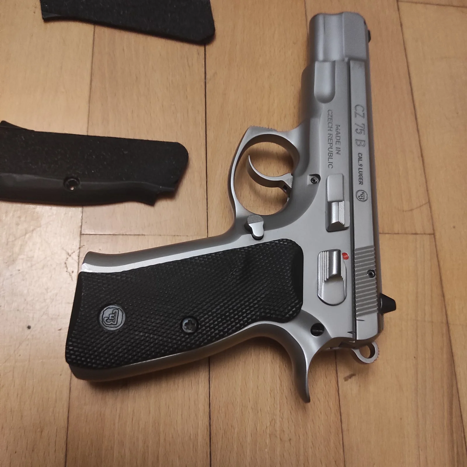 CZ75b stainless