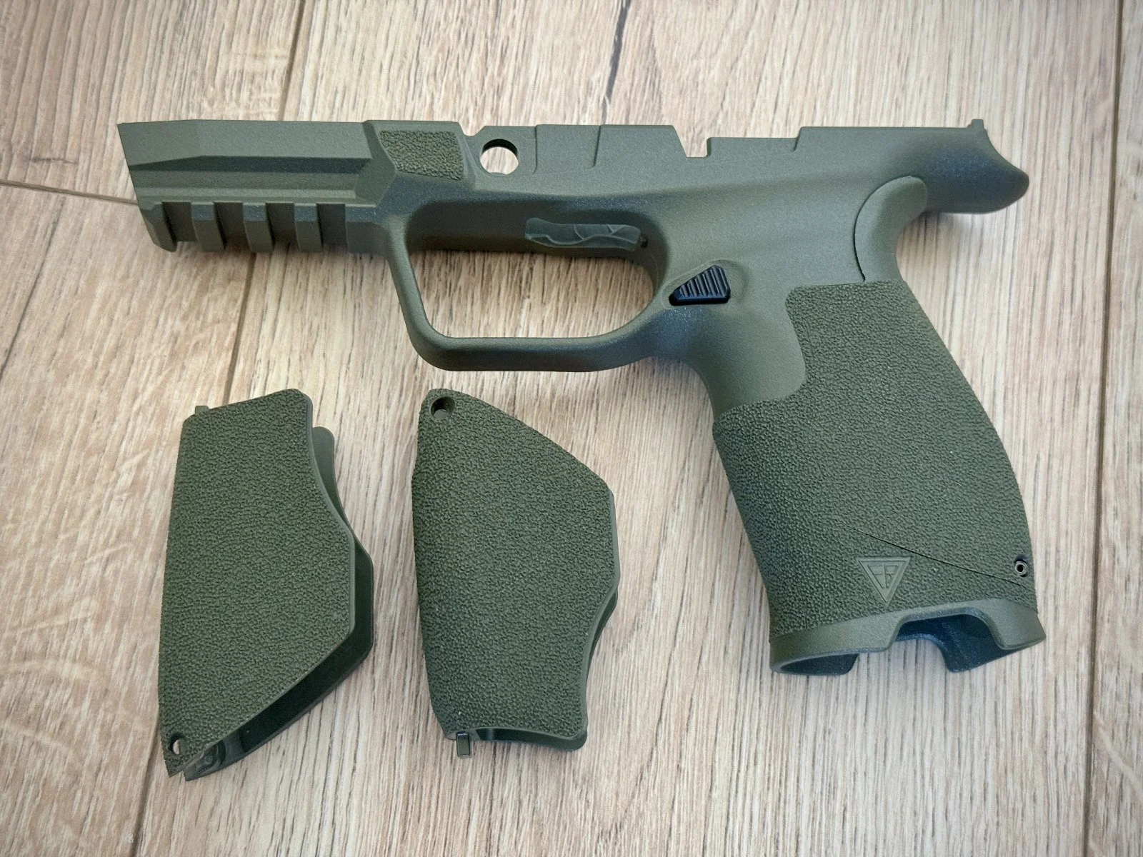 Chwyt wymienny do pistoletu MPS - ARMY BT-240 - Operator Green - FB Radom